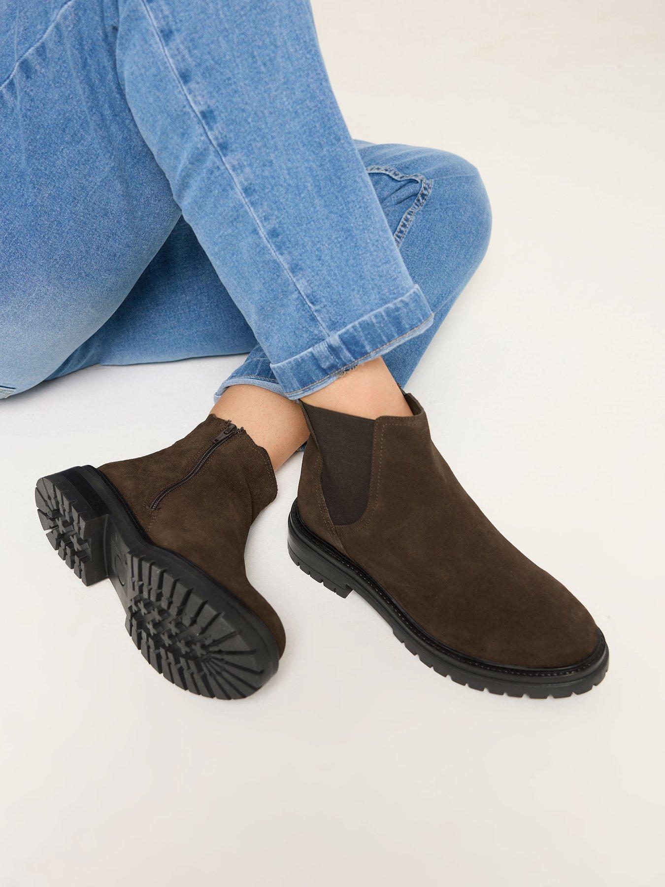 Image 4 of 4 of Yours Wide Fit Suede Chelsea Boots - Brown