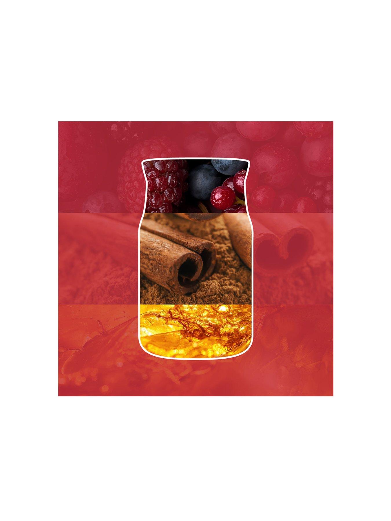 Image 2 of 5 of Yankee Candle Yankee Christmas Eve Medium Jar Candle