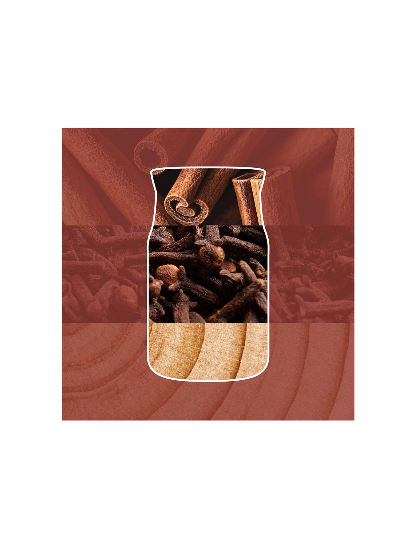 Image 2 of 6 of Yankee Candle Yankee Sparkling Cinnamon Large Candle