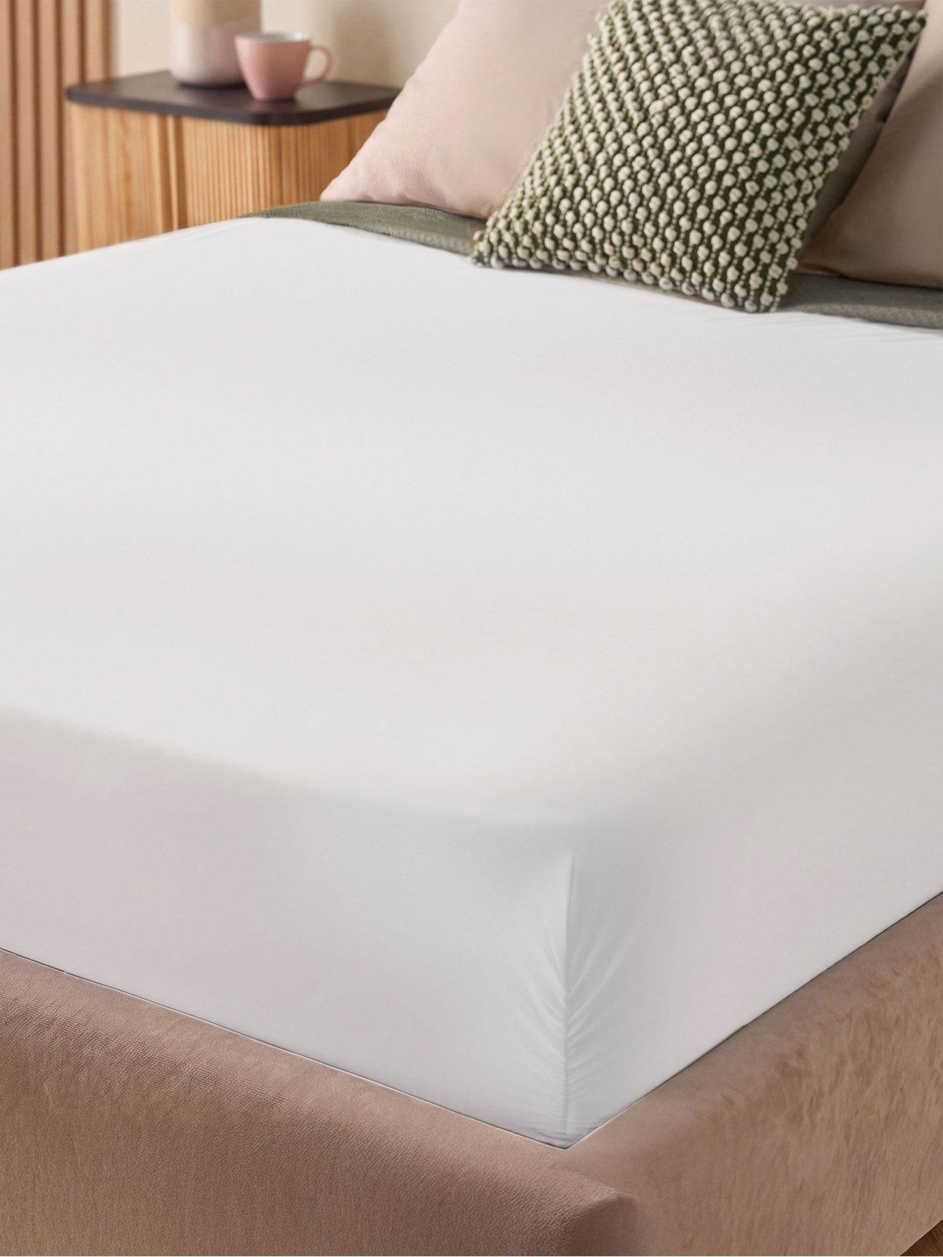 Image 1 of 6 of Silentnight Supersoft Perfect Fit Fitted Sheet - White