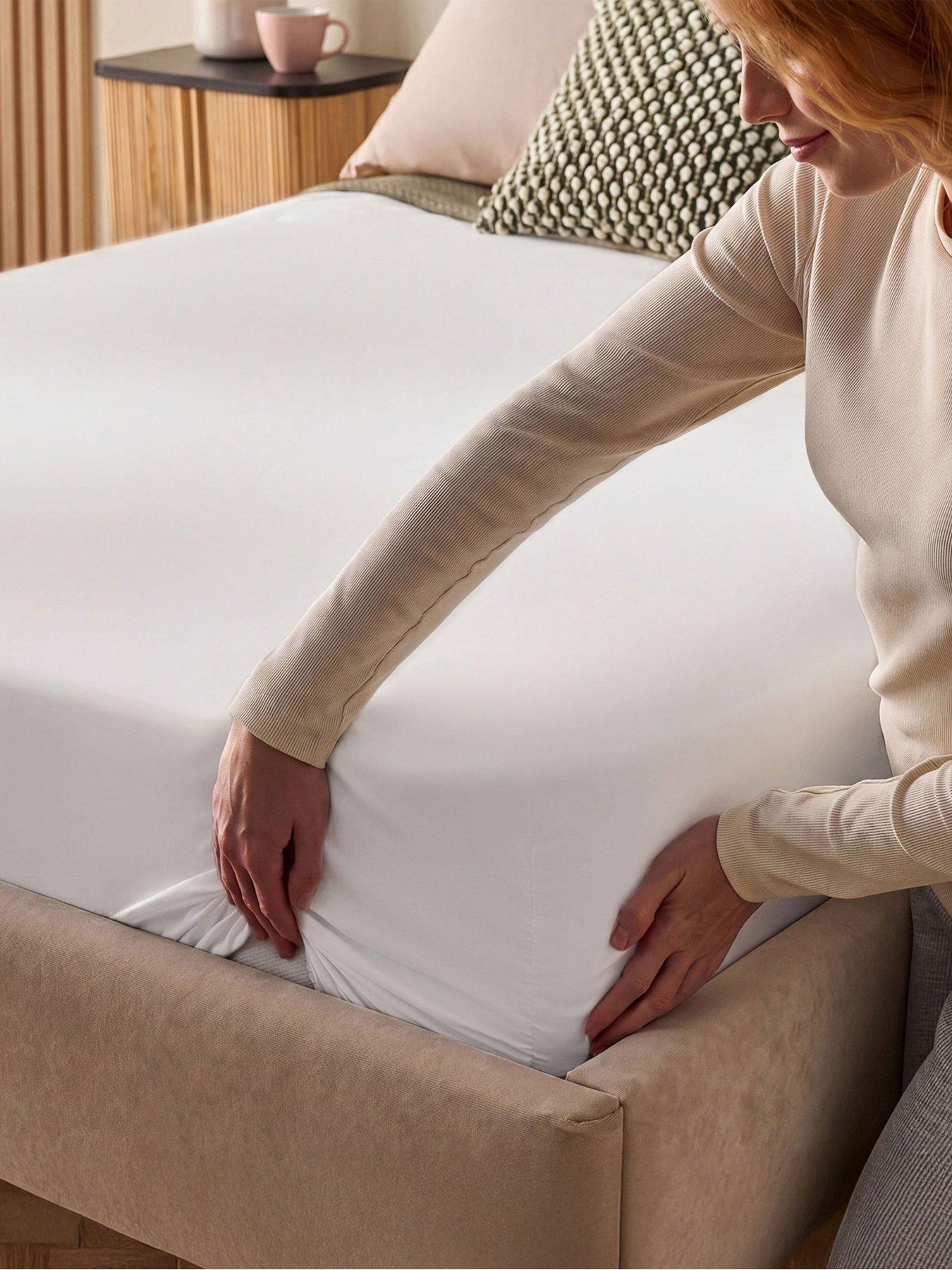 Image 3 of 6 of Silentnight Supersoft Perfect Fit Fitted Sheet - White
