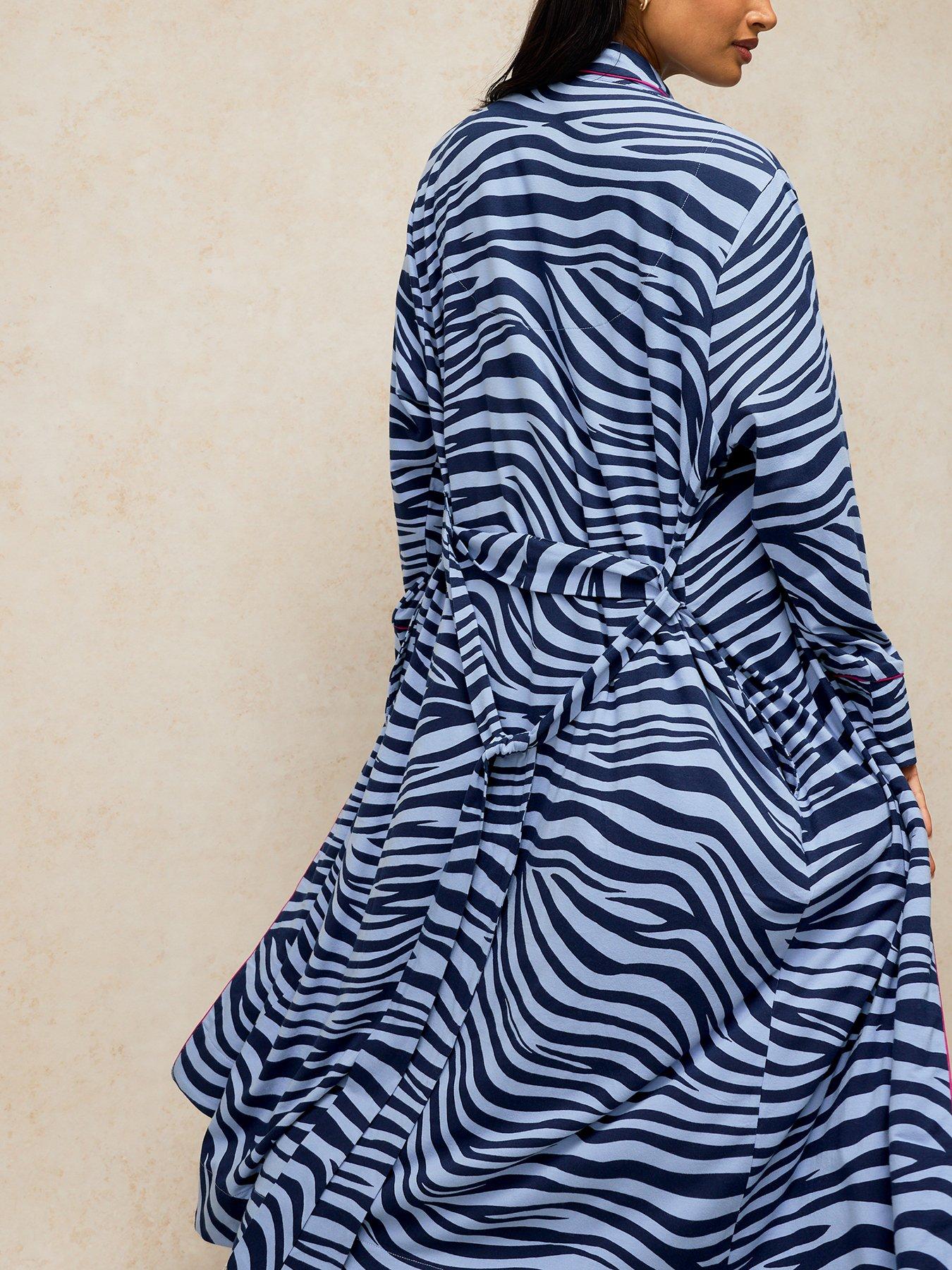 Image 2 of 5 of White Stuff Nina Jersey Robe