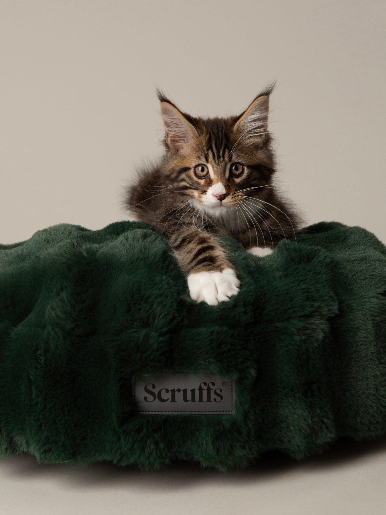 Scruffs Scruffs Festive Fur Cat Bed in Green