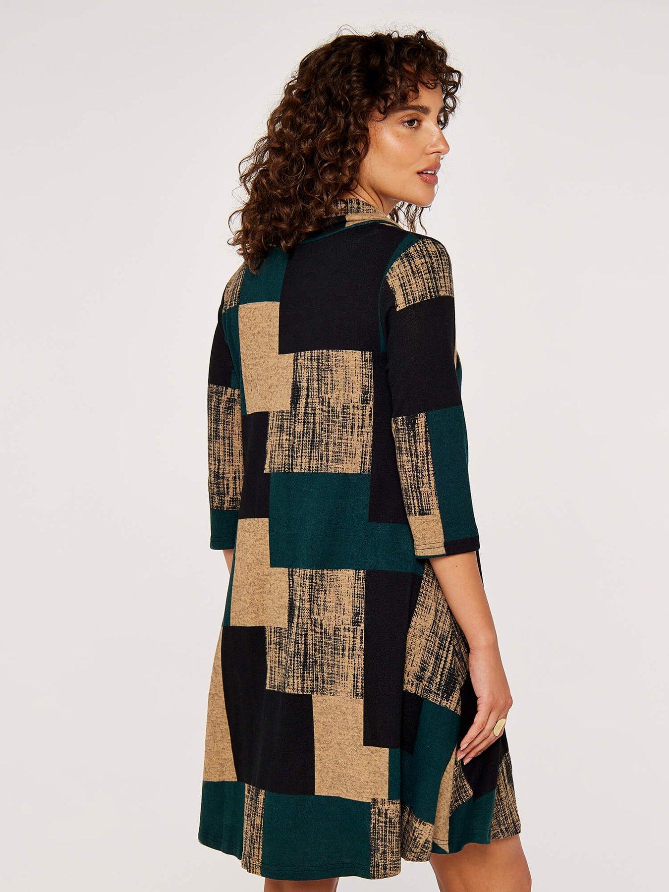 Image 2 of 4 of Apricot Womens Colourblock Swing 3/4 Sleeve Dress - Green
