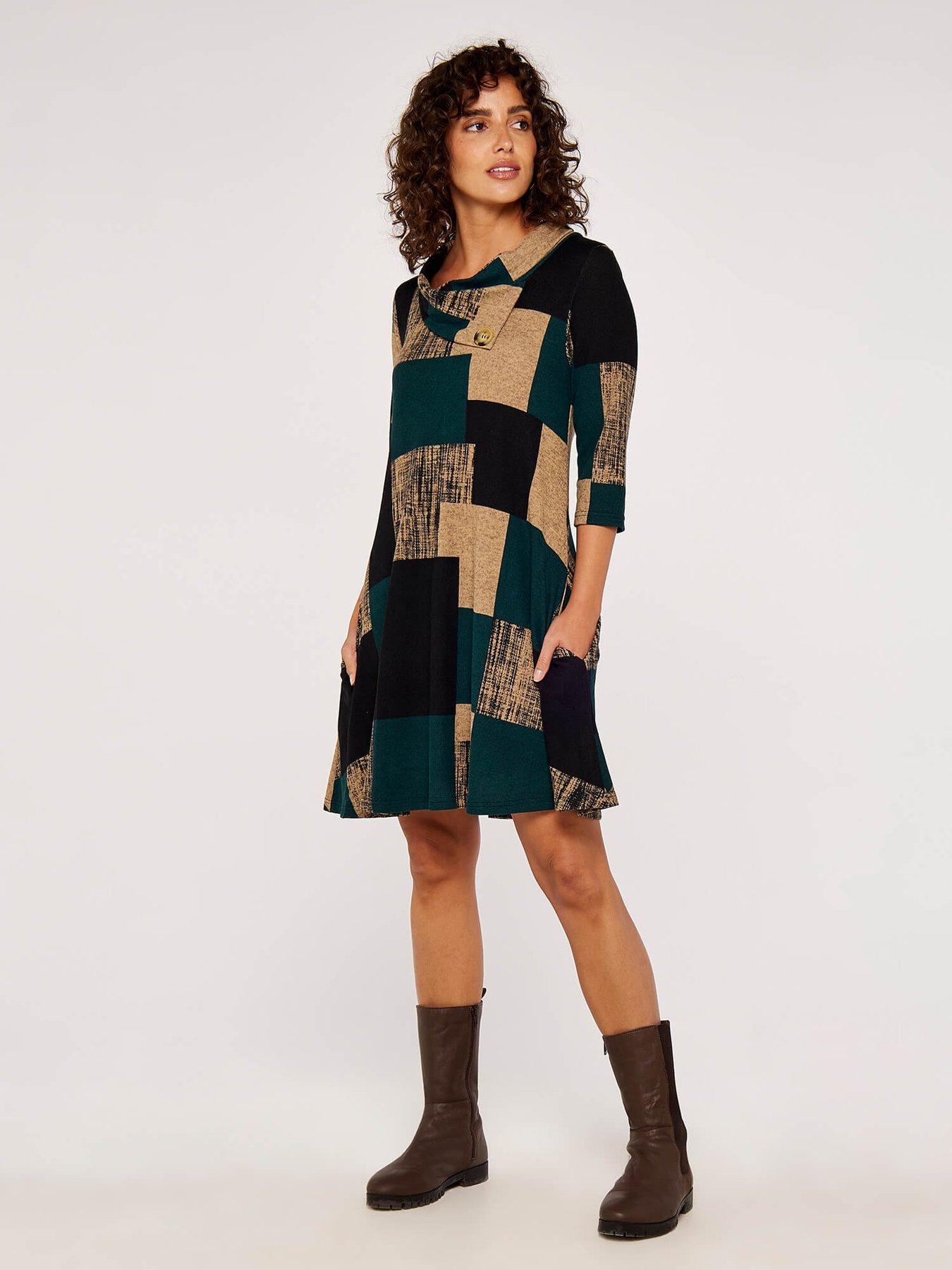 Image 3 of 4 of Apricot Womens Colourblock Swing 3/4 Sleeve Dress - Green