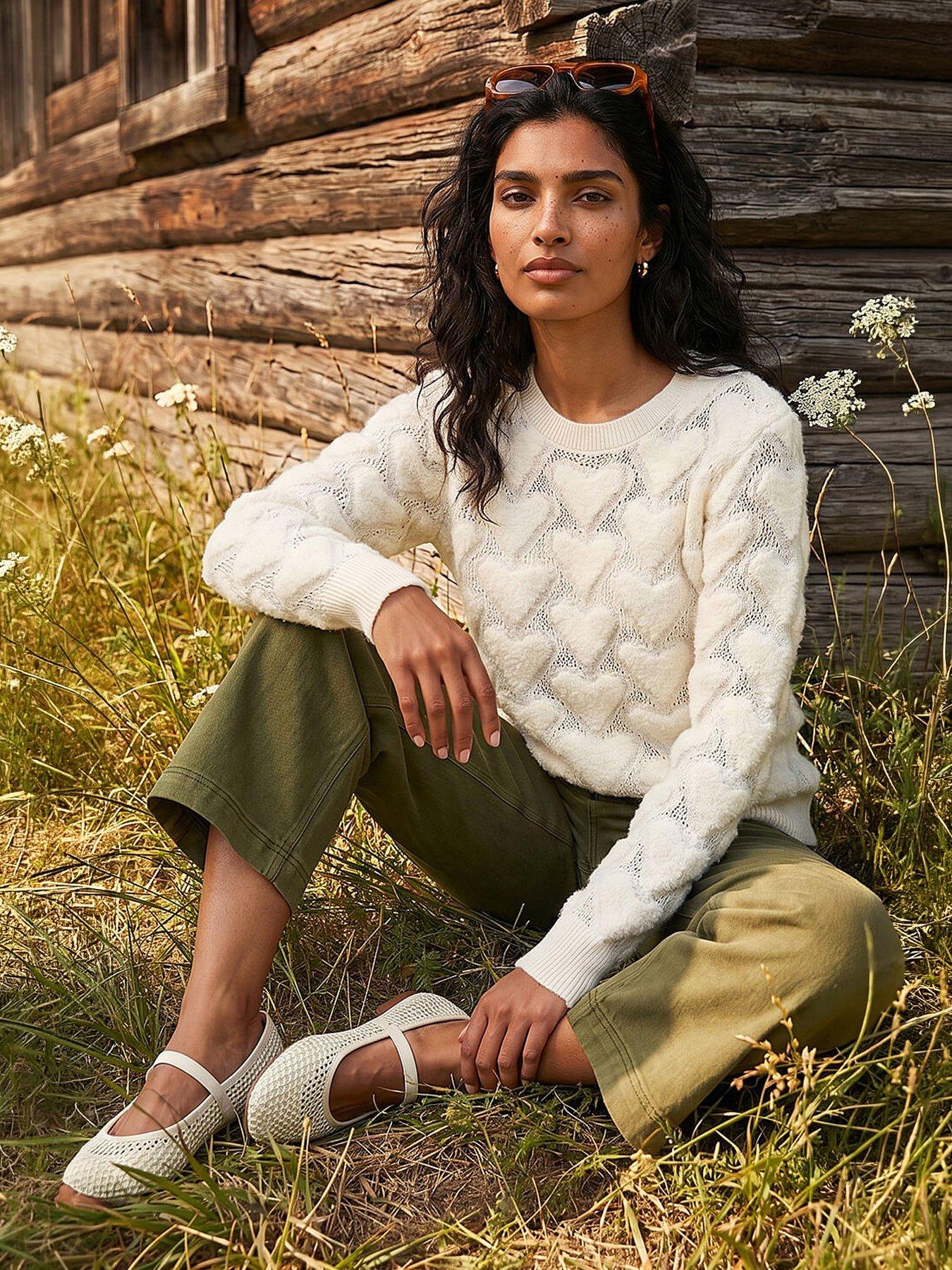 Image 4 of 4 of Roman Heart Detail Knit Jumper