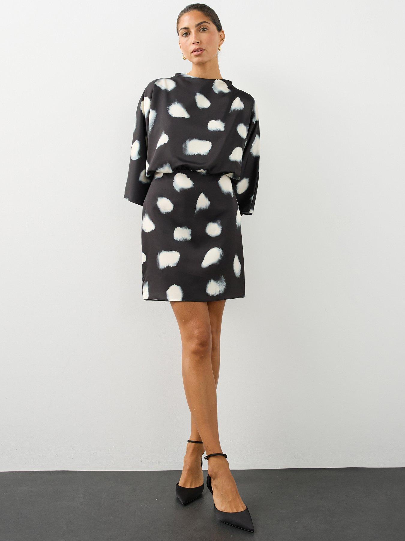Image 1 of 6 of The Very Collection Womens Batwing Print Mini Dress - Printed