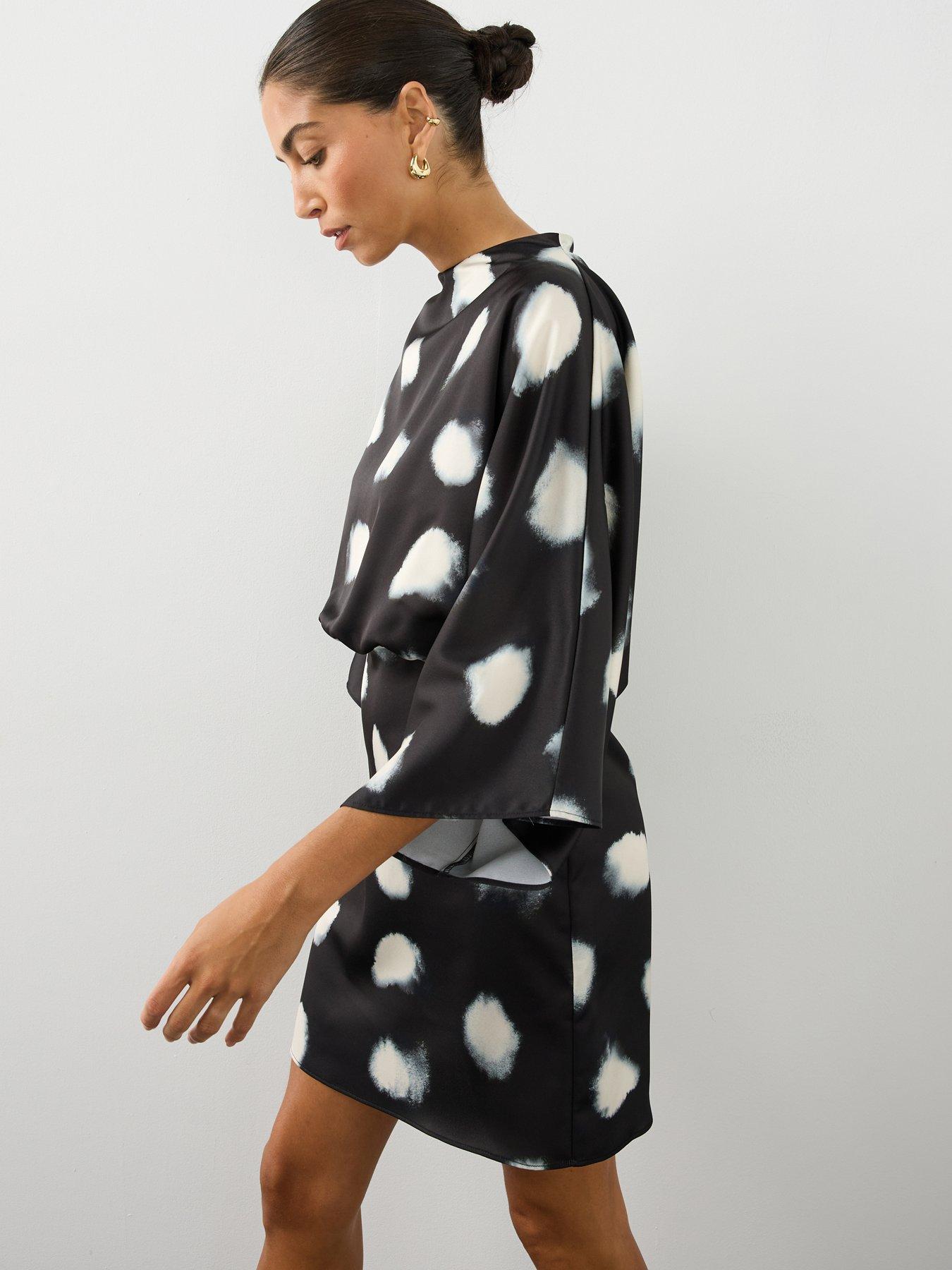 Image 5 of 6 of The Very Collection Womens Batwing Print Mini Dress - Printed