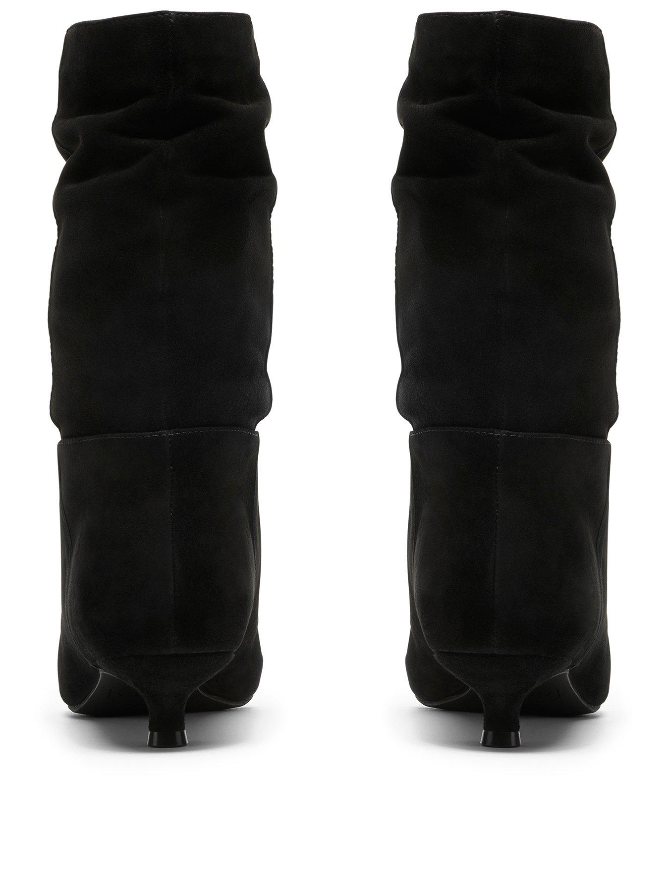 Image 3 of 6 of Clarks Pisa Slouch-black Sde