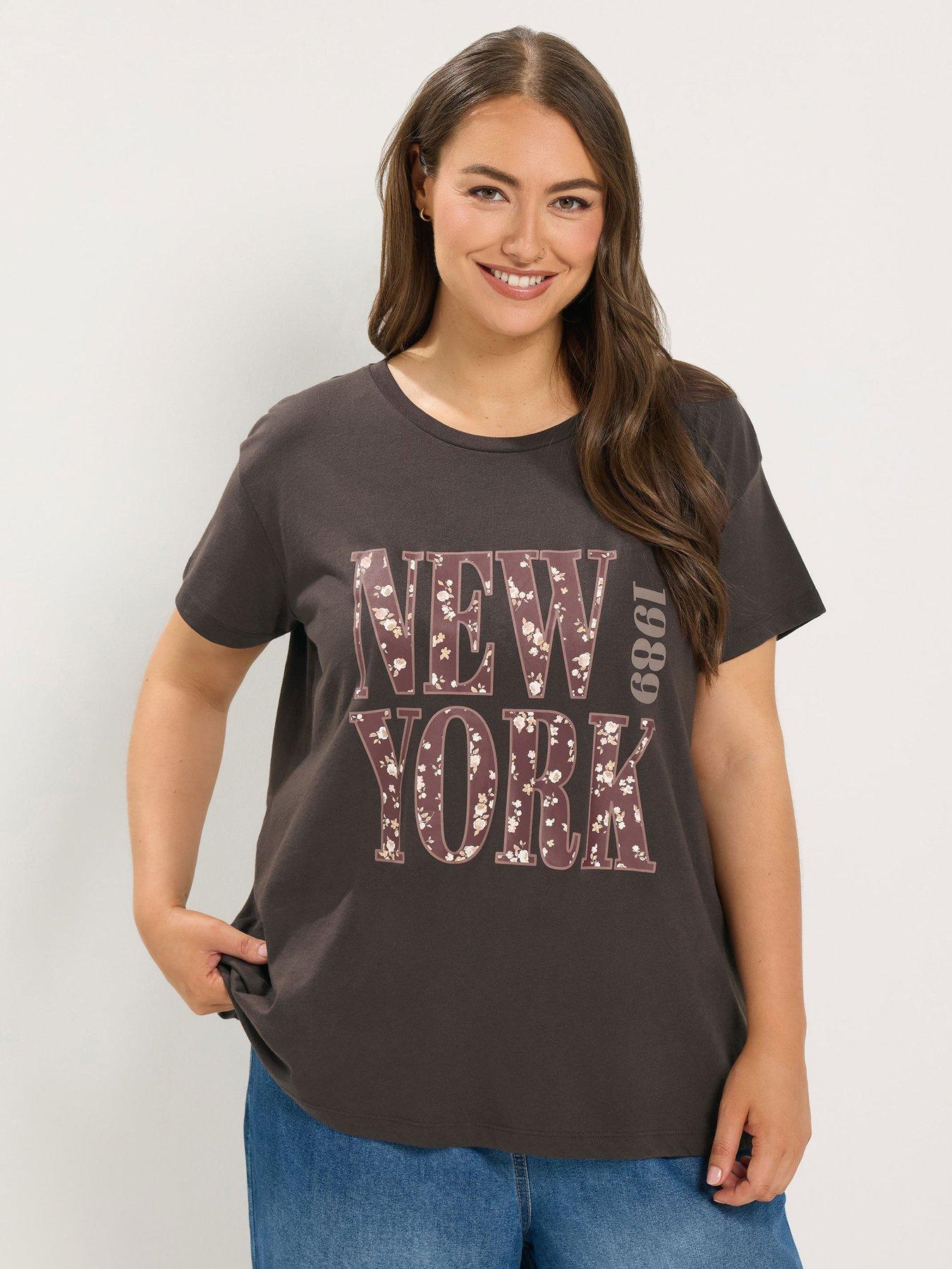 Image 1 of 4 of Yours Curve New York Daisy T-Shirt - Brown