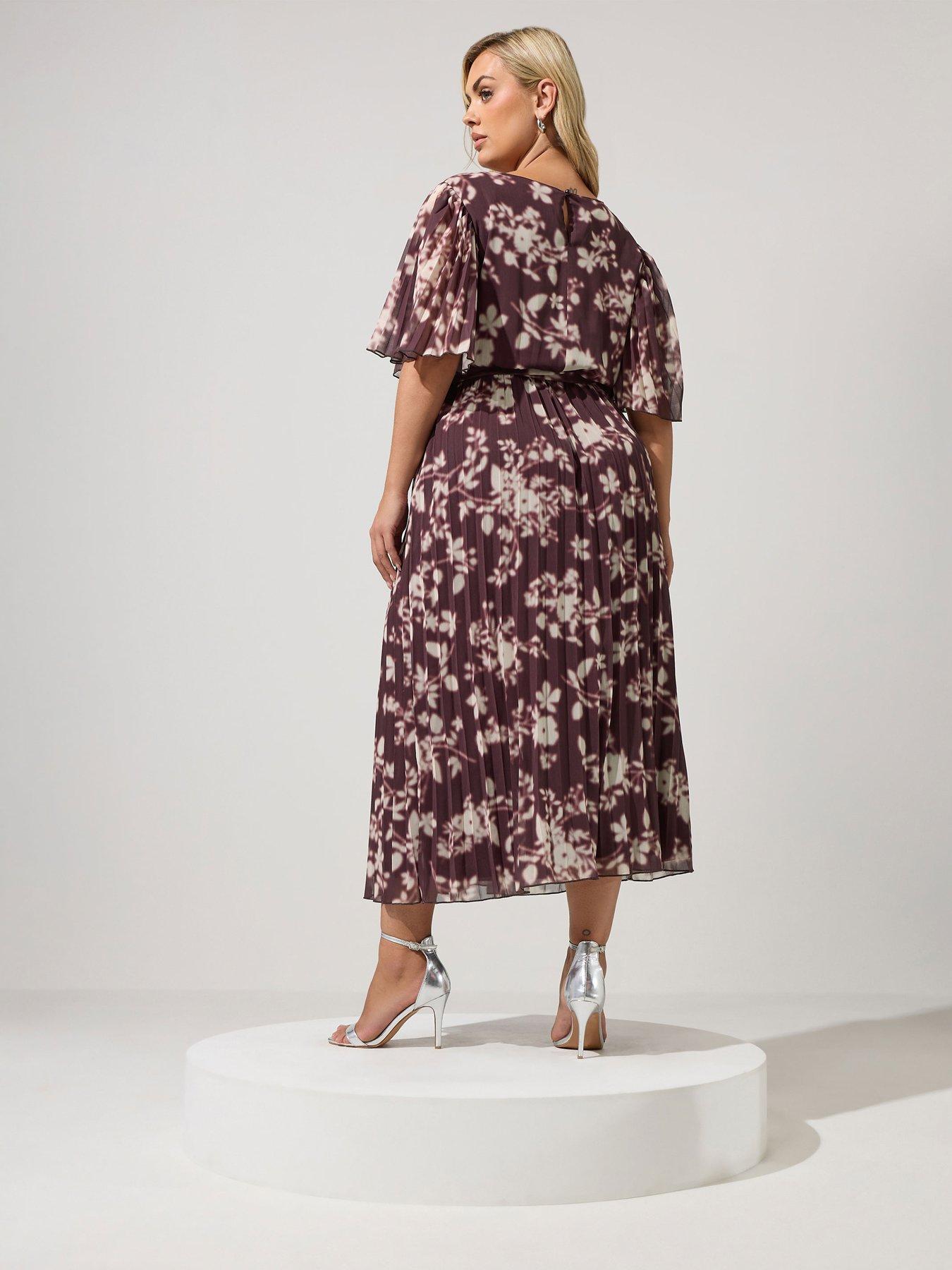 Image 2 of 4 of Yours Curve Floral Pleated Maxi Dress - Red