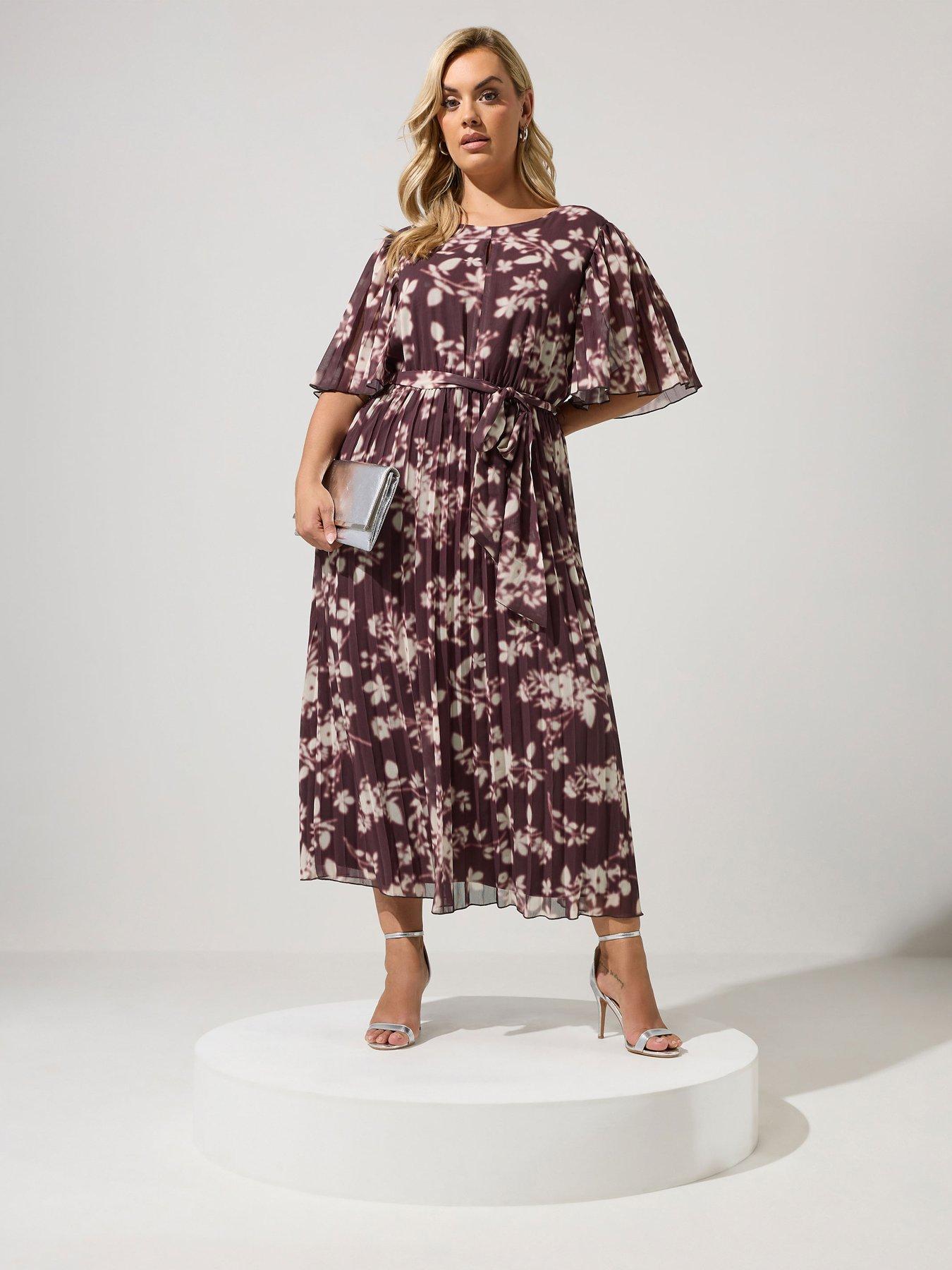 Image 3 of 4 of Yours Curve Floral Pleated Maxi Dress - Red