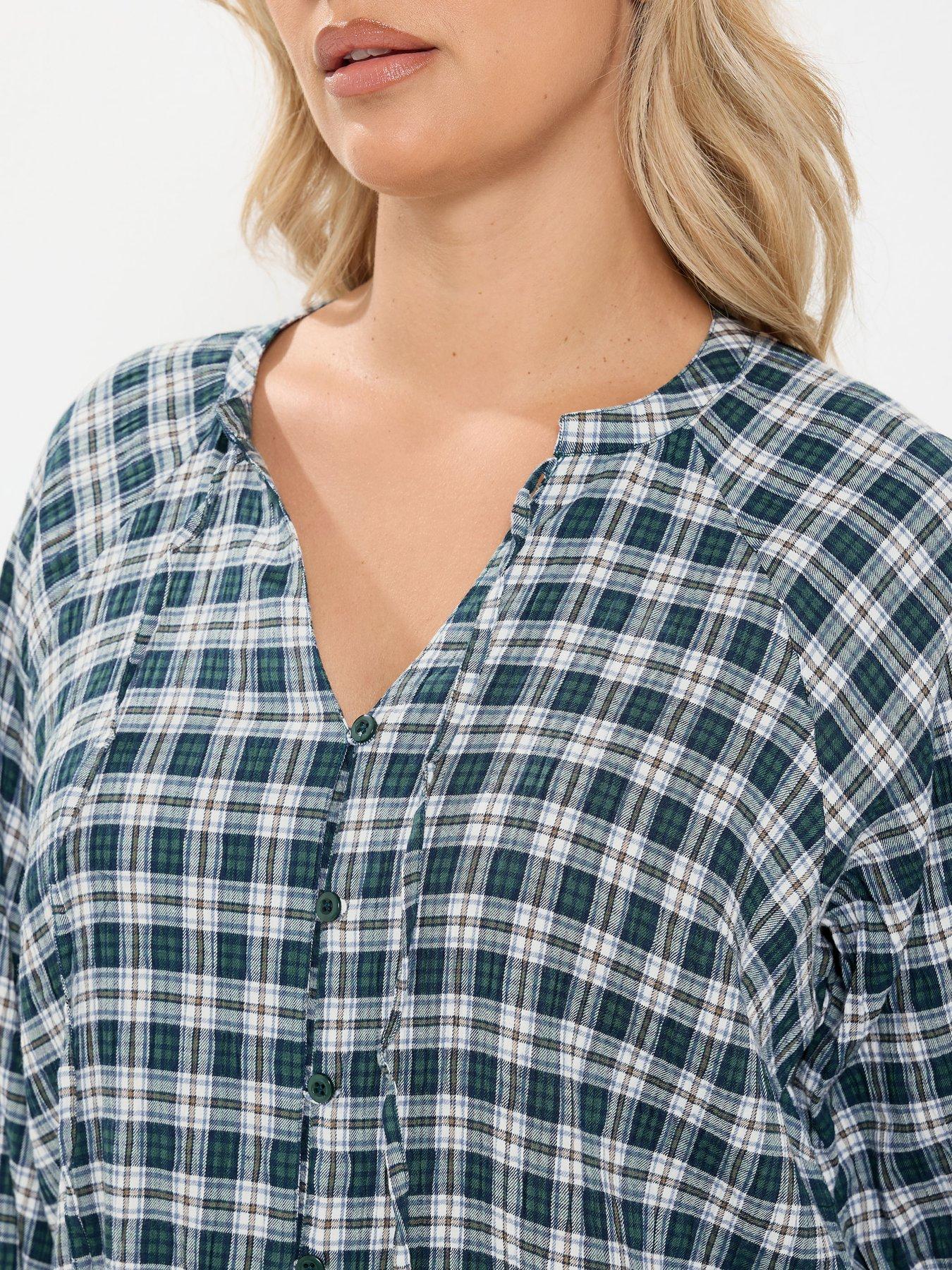 Image 4 of 4 of Yours Womens Curve Button-Through Tie Hem Blouse - Green