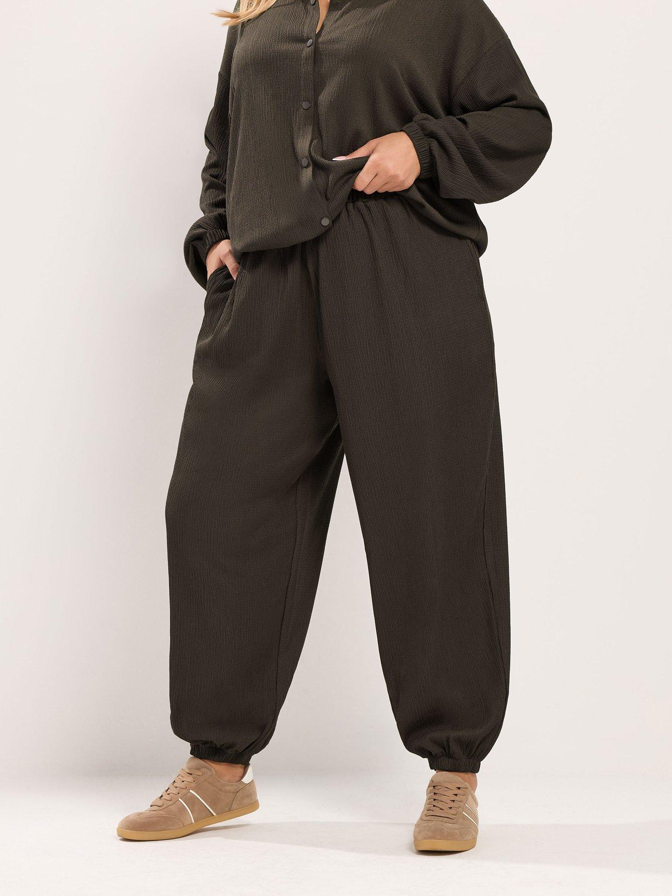 Image 1 of 4 of Yours Womens Plus Size Crinkle Elasticated Waist Balloon Trousers - Brown