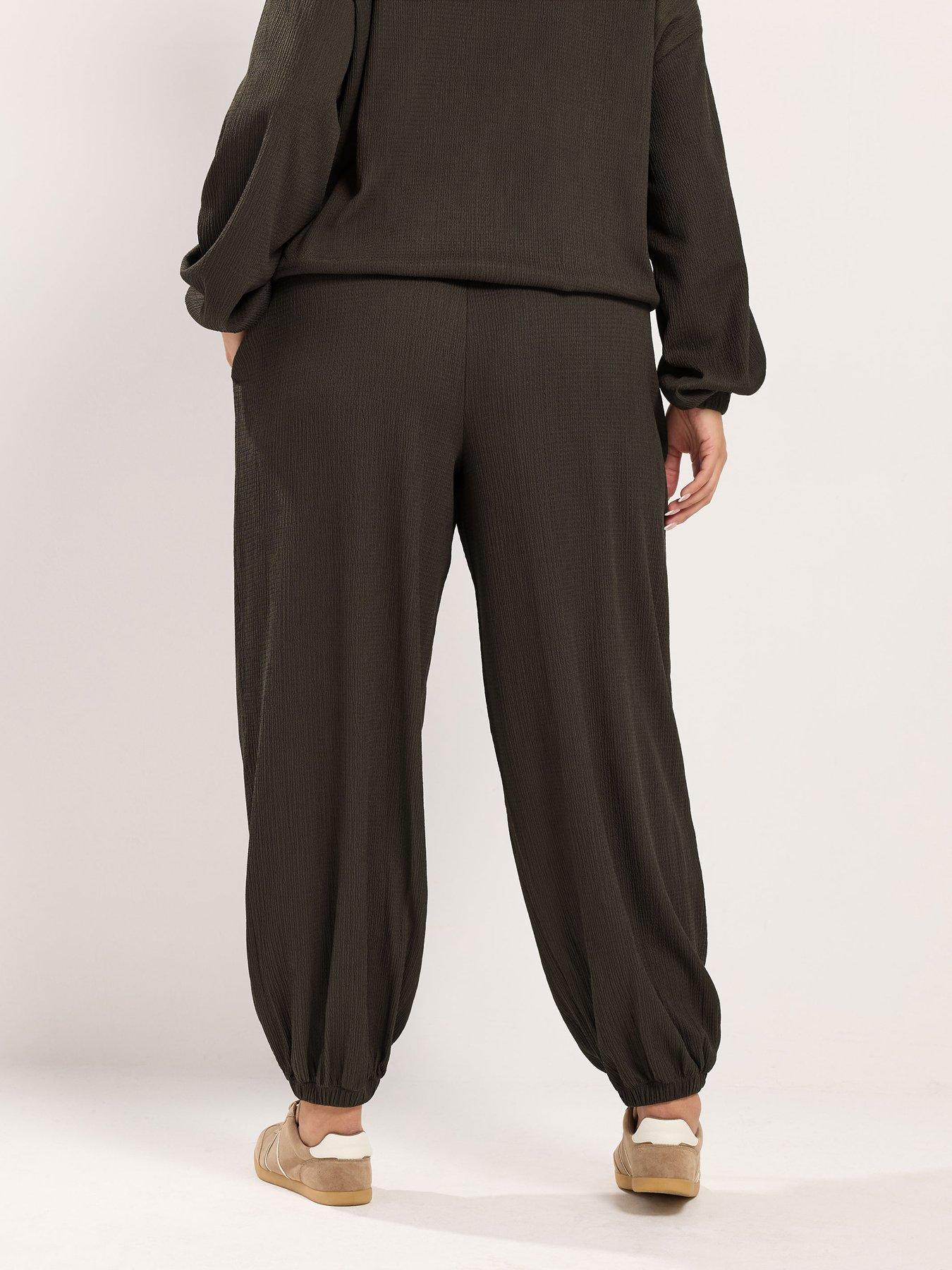 Image 2 of 4 of Yours Womens Plus Size Crinkle Elasticated Waist Balloon Trousers - Brown