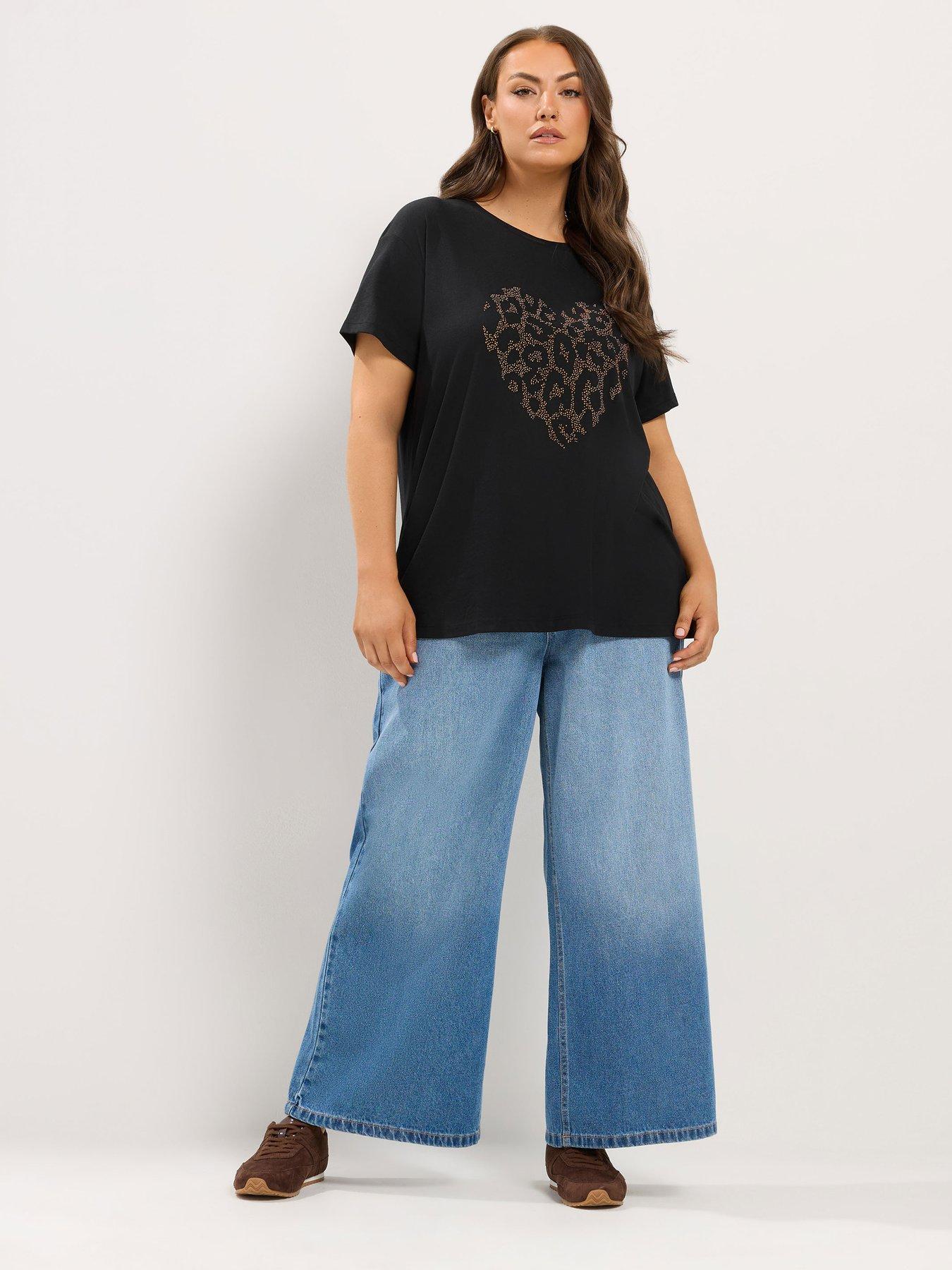 Image 3 of 4 of Yours Curve Placement Print T-shirt