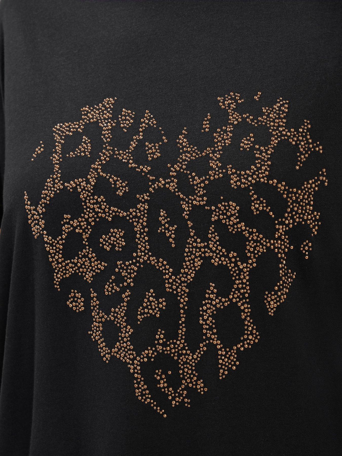 Image 4 of 4 of Yours Curve Placement Print T-shirt