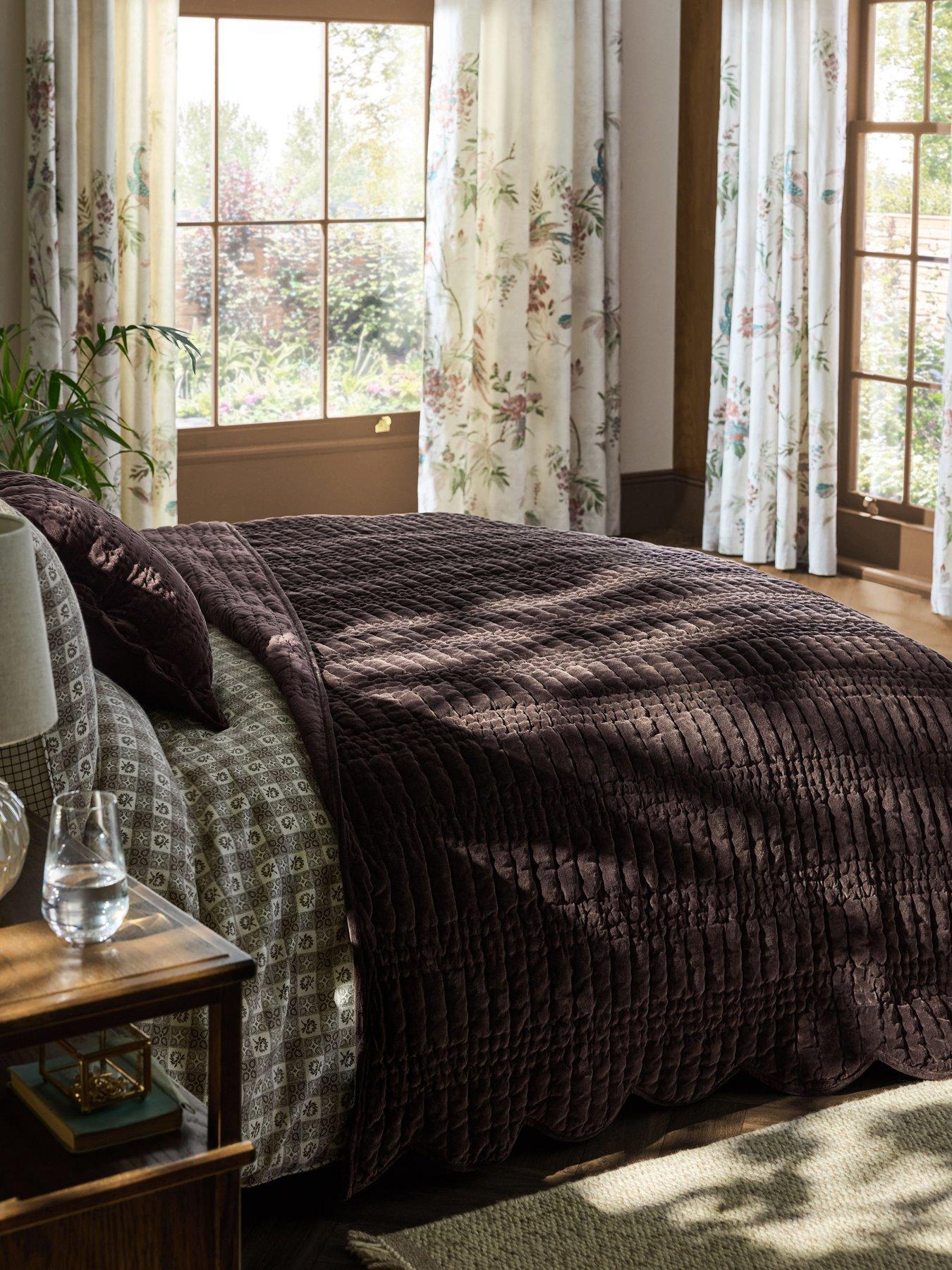Laura Ashley Brady Scalloped Bedspread 180cm X 235cm