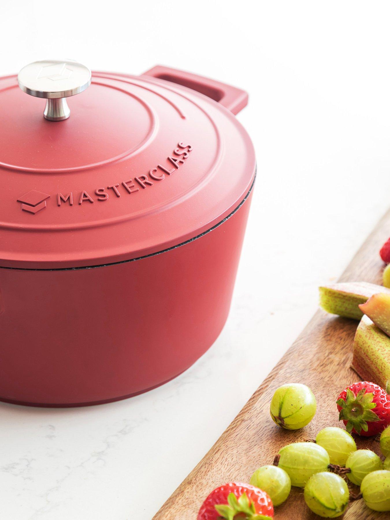 MasterClass Masterclass 2.5 Litre Casserole Dish With Lid - Red