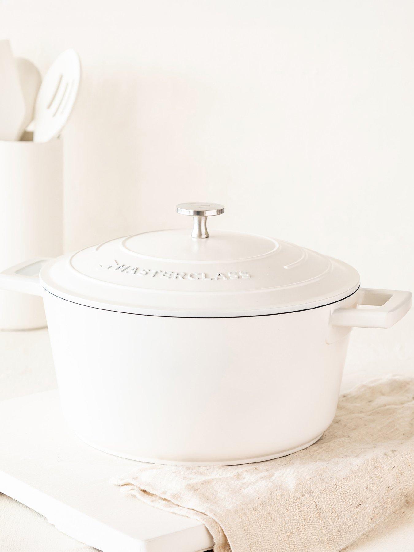 MasterClass Masterclass 4 Litre Casserole Dish With Lid - Cream