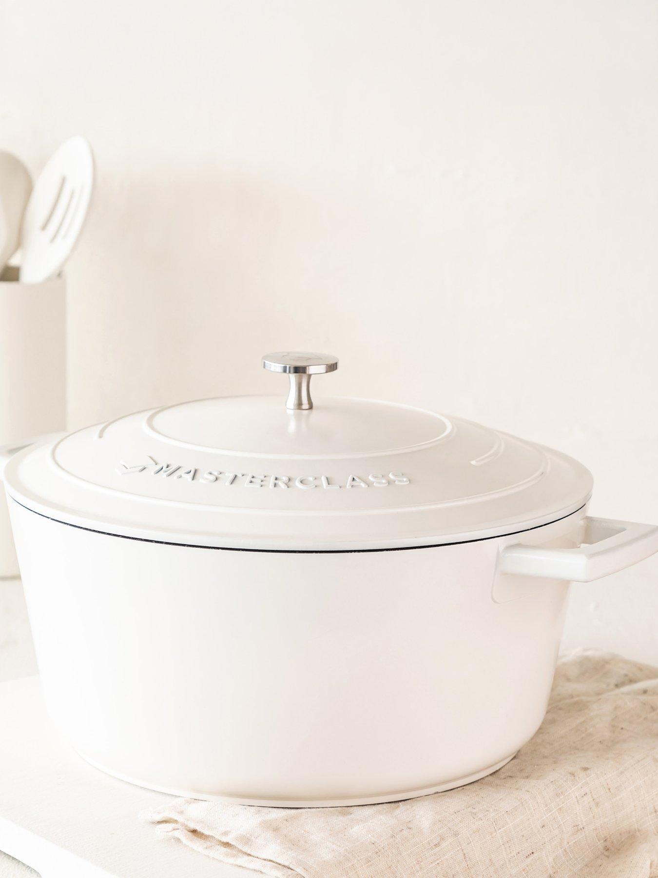 MasterClass Masterclass Large 5 Litre Casserole Dish With Lid - Cream
