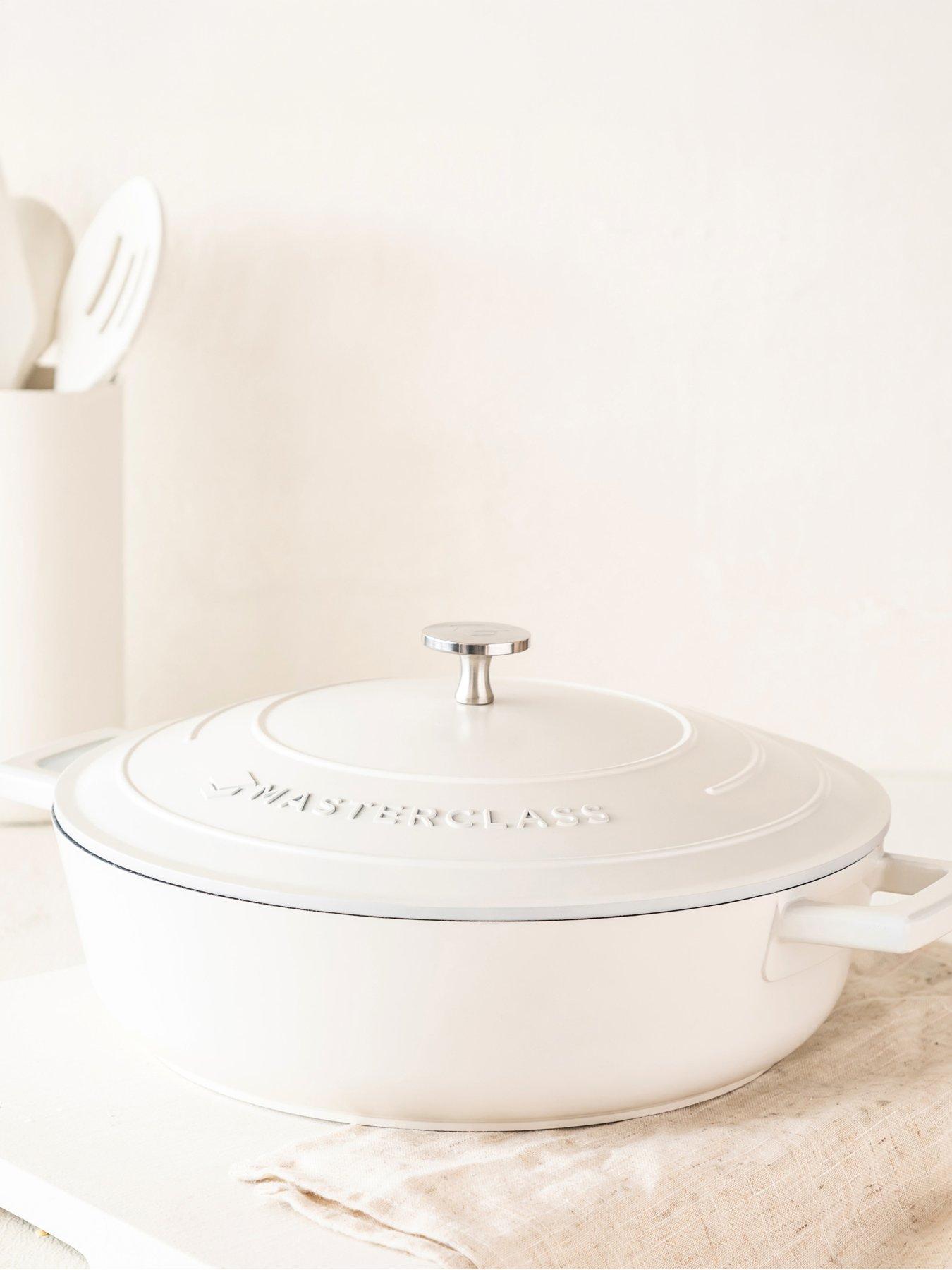 MasterClass Masterclass Shallow 4 Litre Casserole Dish With Lid - Cream