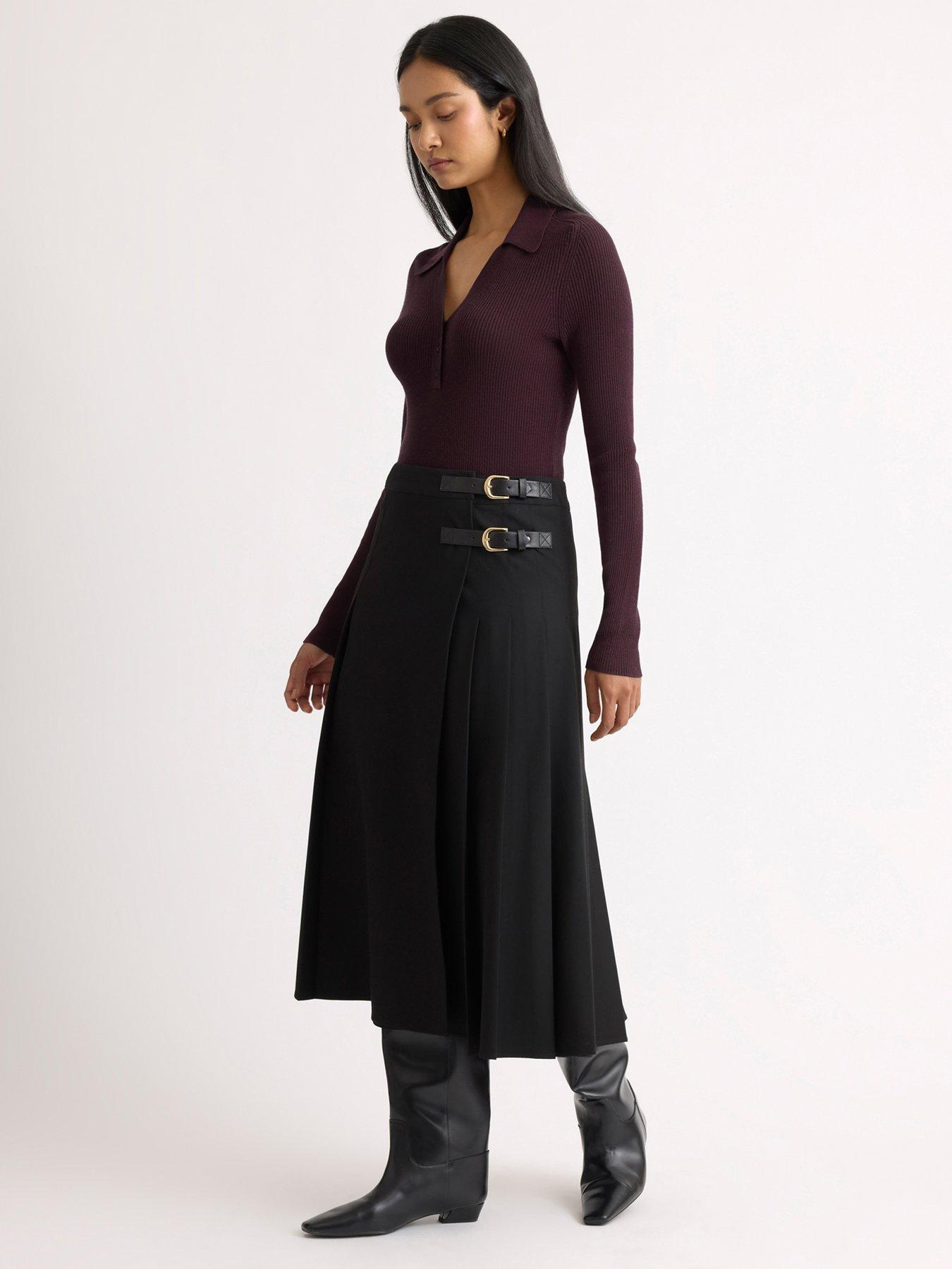 Image 5 of 5 of Albaray Ribbed V Neck Long Sleeve Top - Burgundy