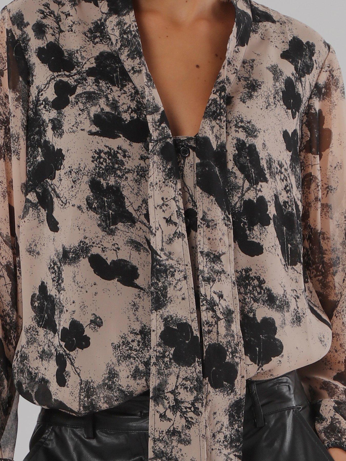 Image 4 of 7 of Religion Alfa V Neck Blouse In Floral Bewilder Print With Tie Sash - Beige