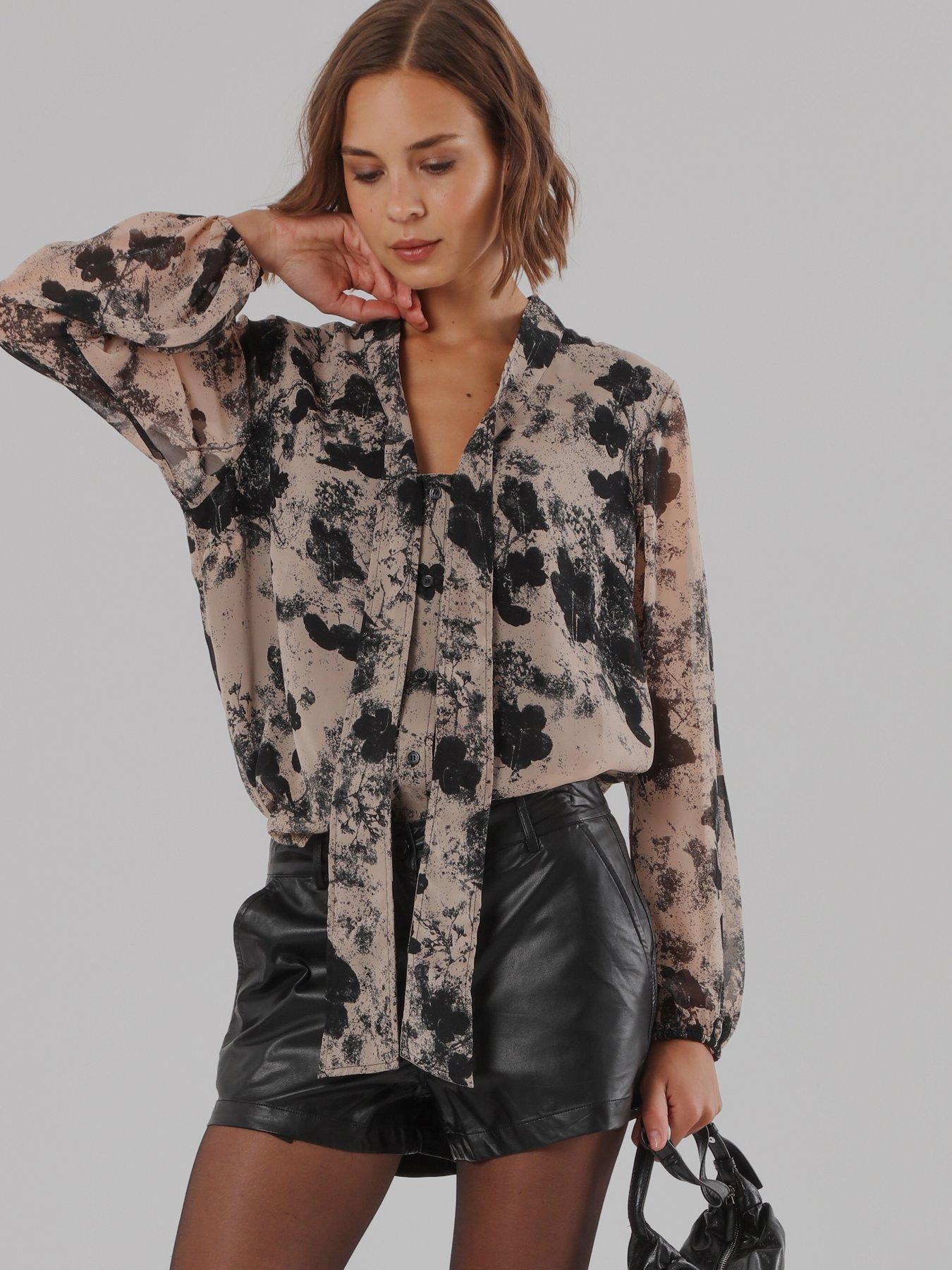 Image 7 of 7 of Religion Alfa V Neck Blouse In Floral Bewilder Print With Tie Sash - Beige