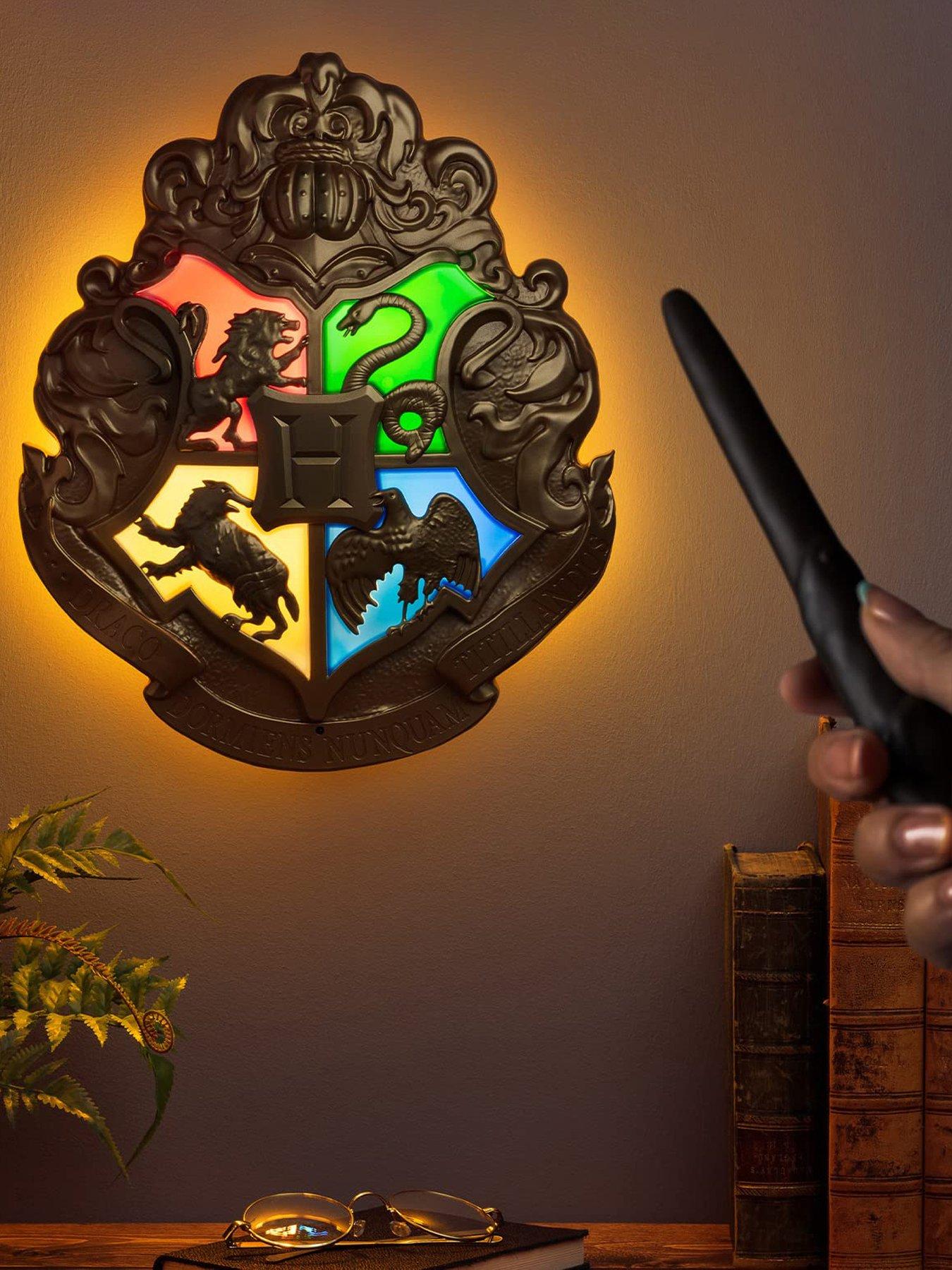 Harry Potter Hogwarts Crest Light With Wand Control