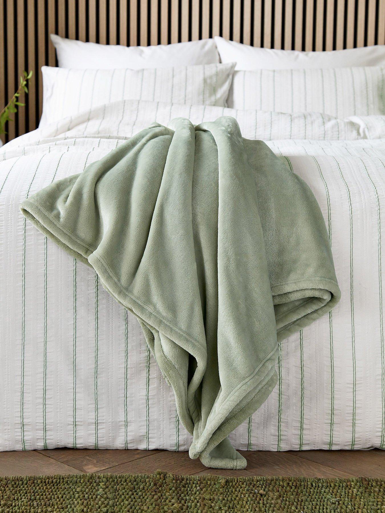 Helena Springfield Snug Fleece Throw 140X180Cm Green