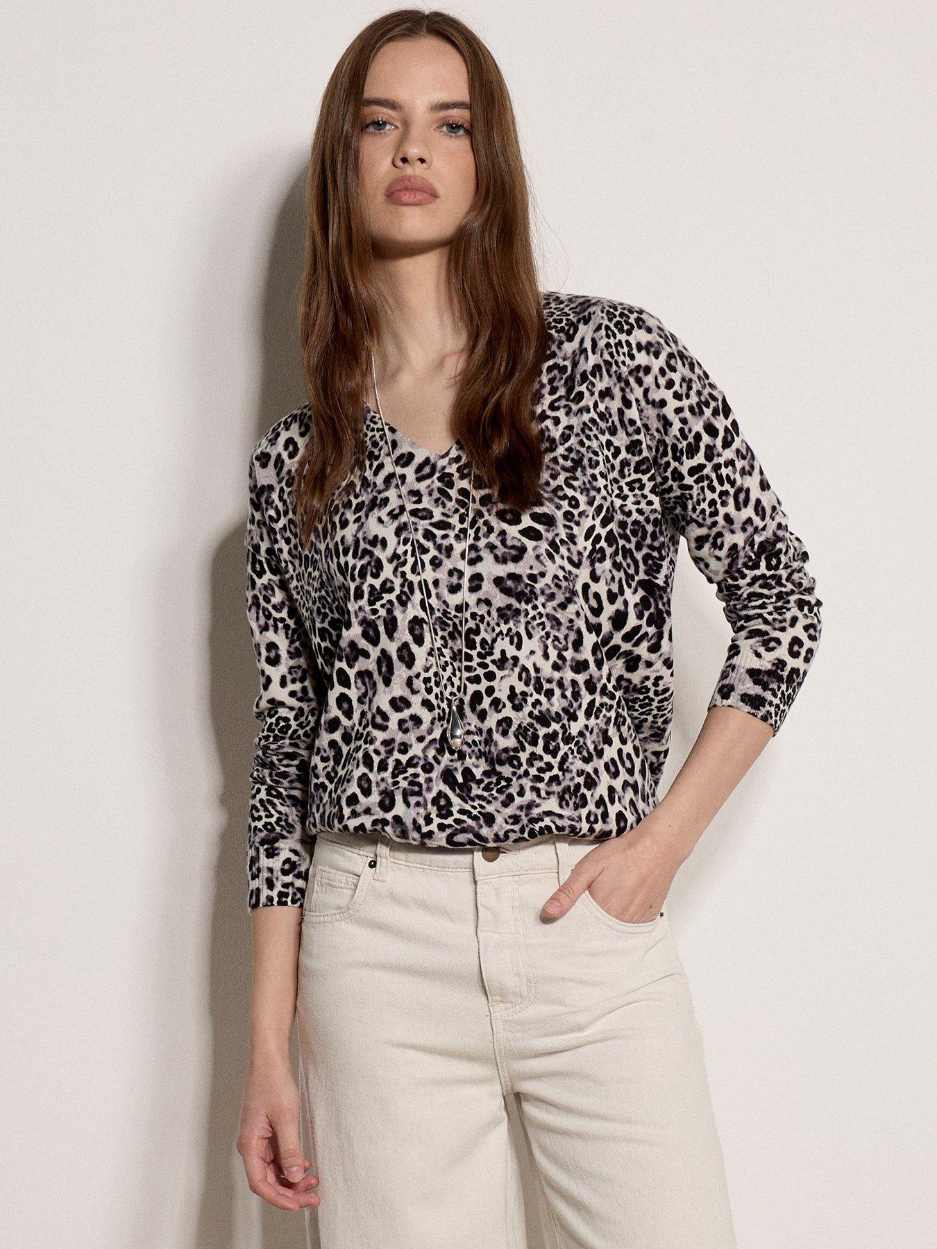 Apricot Apricot Leopard Spray V Neck Boxy Jumper