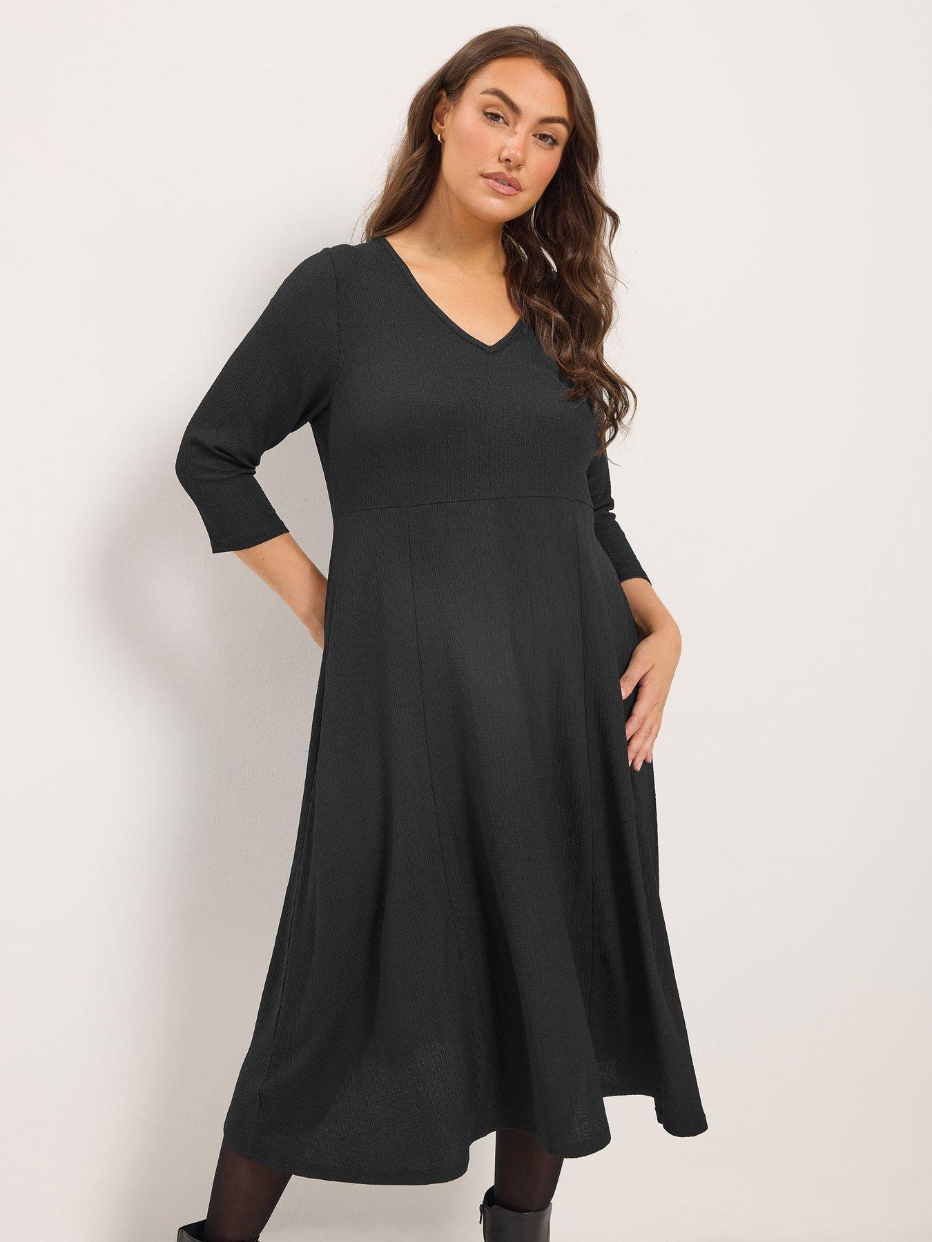 Image 1 of 4 of Yours Womens Curve Textured V-Neck Long Sleeve Maxi Dress - Black