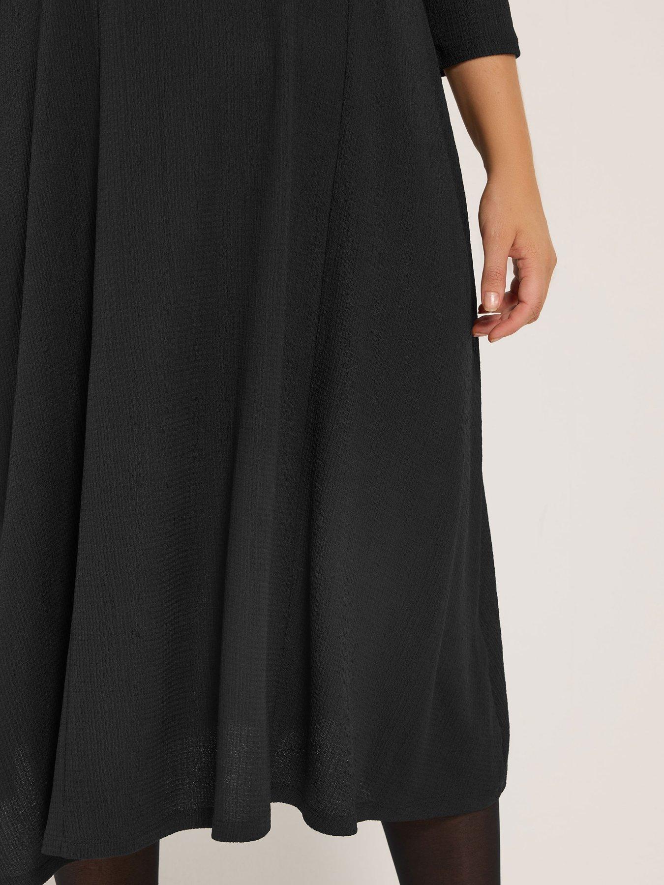 Image 4 of 4 of Yours Womens Curve Textured V-Neck Long Sleeve Maxi Dress - Black