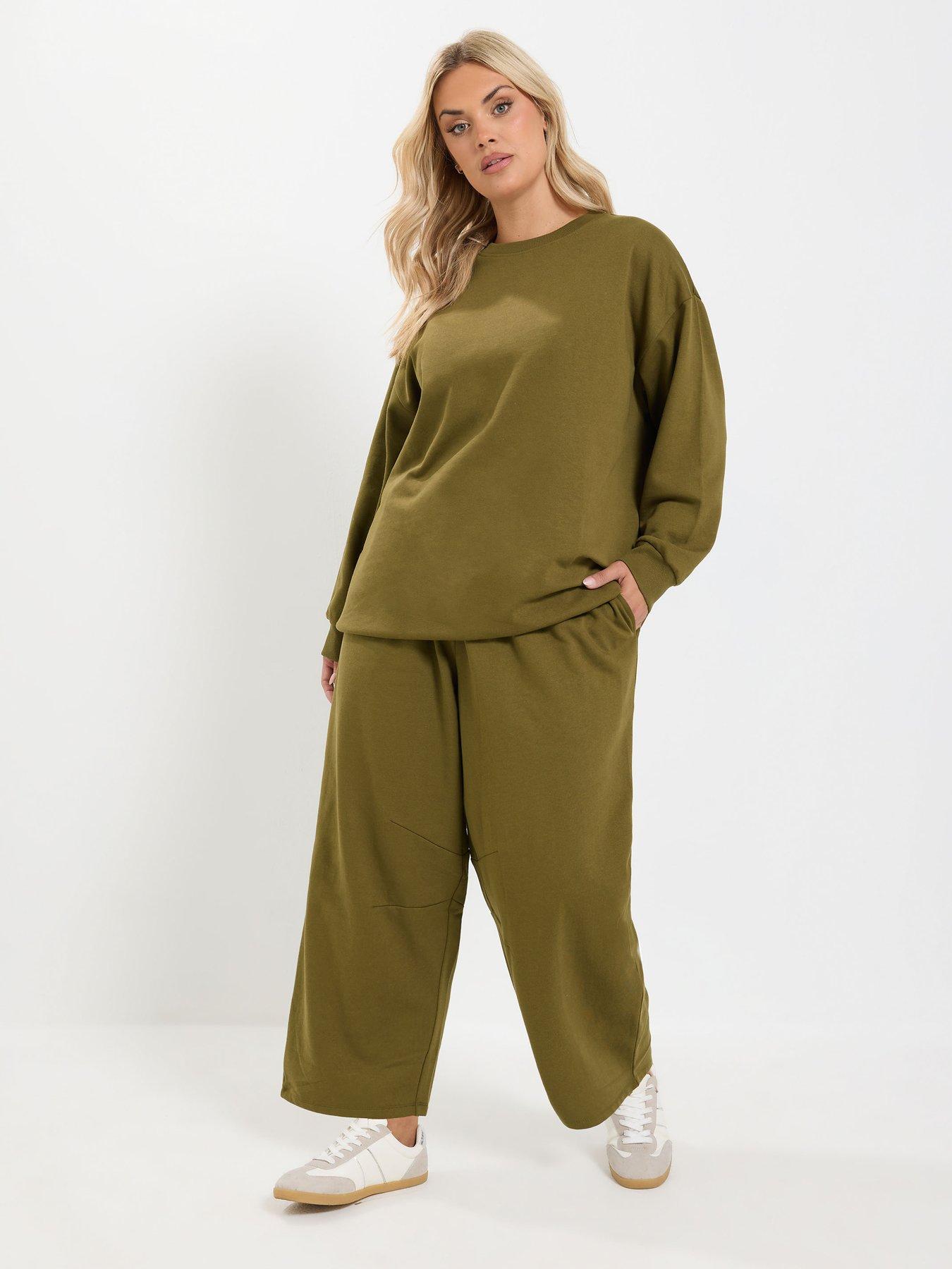 Image 3 of 4 of Yours Curve Crew Neck Sweatshirt &amp; Barrel Jogger Set - Green