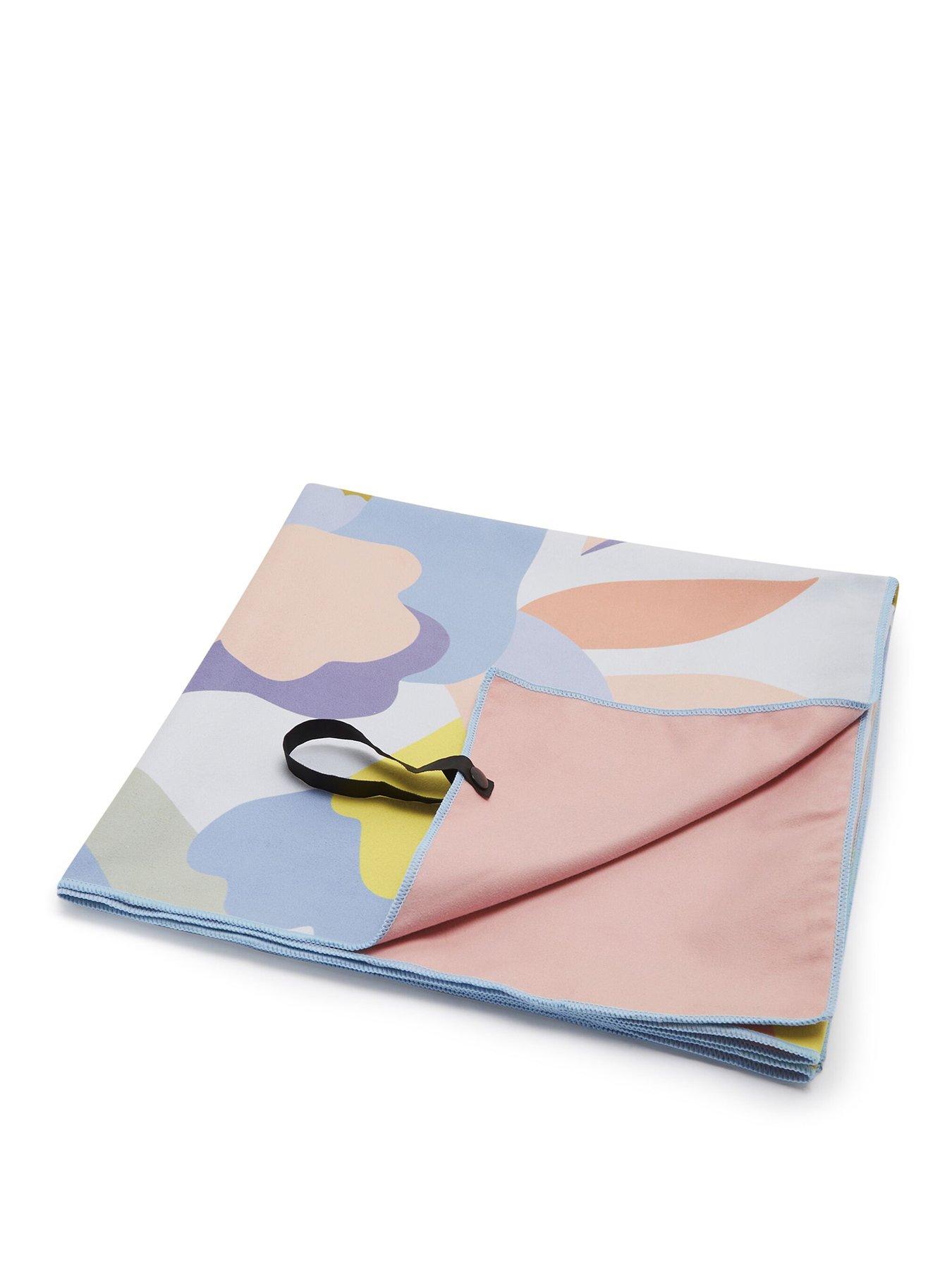Image 1 of 5 of Regatta Printed Microfibre Beach Towel