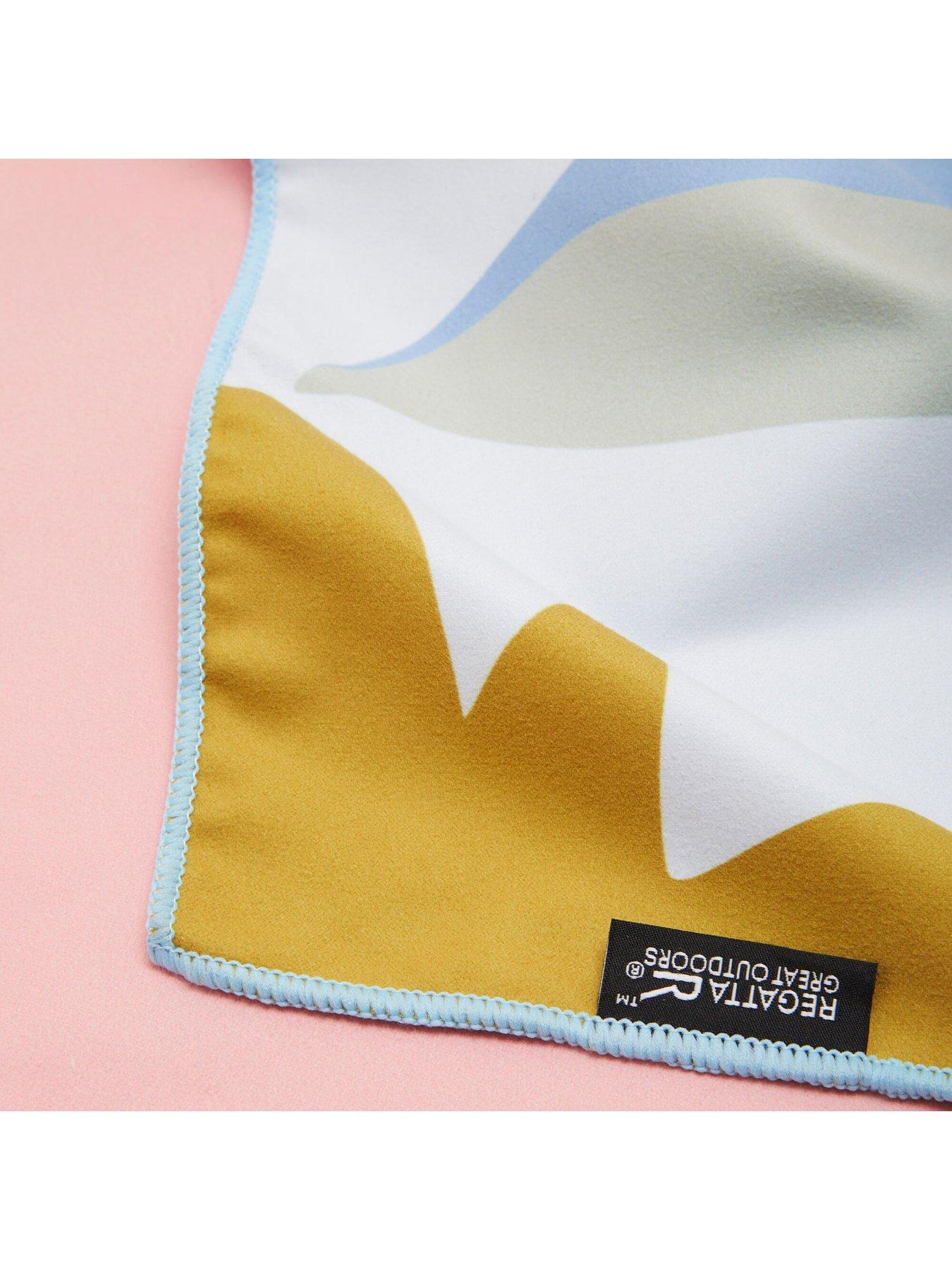 Image 4 of 5 of Regatta Printed Microfibre Beach Towel