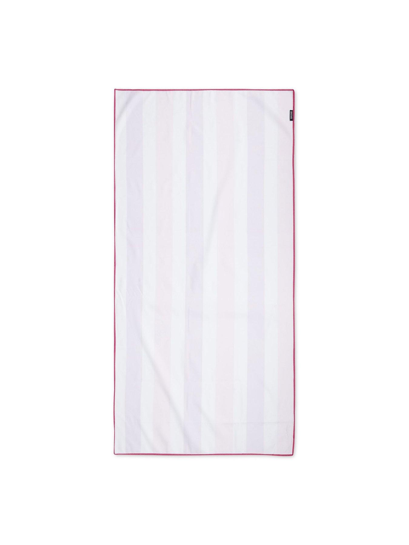 Image 5 of 5 of Regatta Printed Microfibre Beach Towel