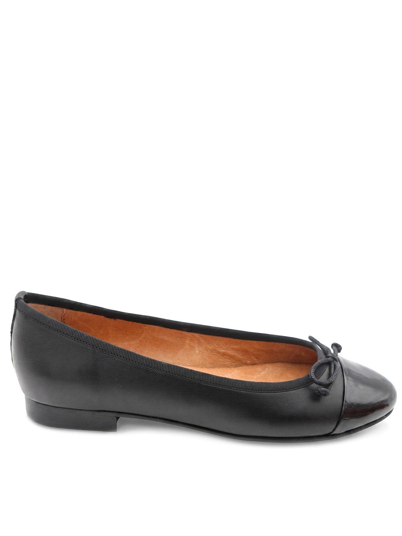 Jones Bootmaker Olivie Ballerina Pump - Black/black