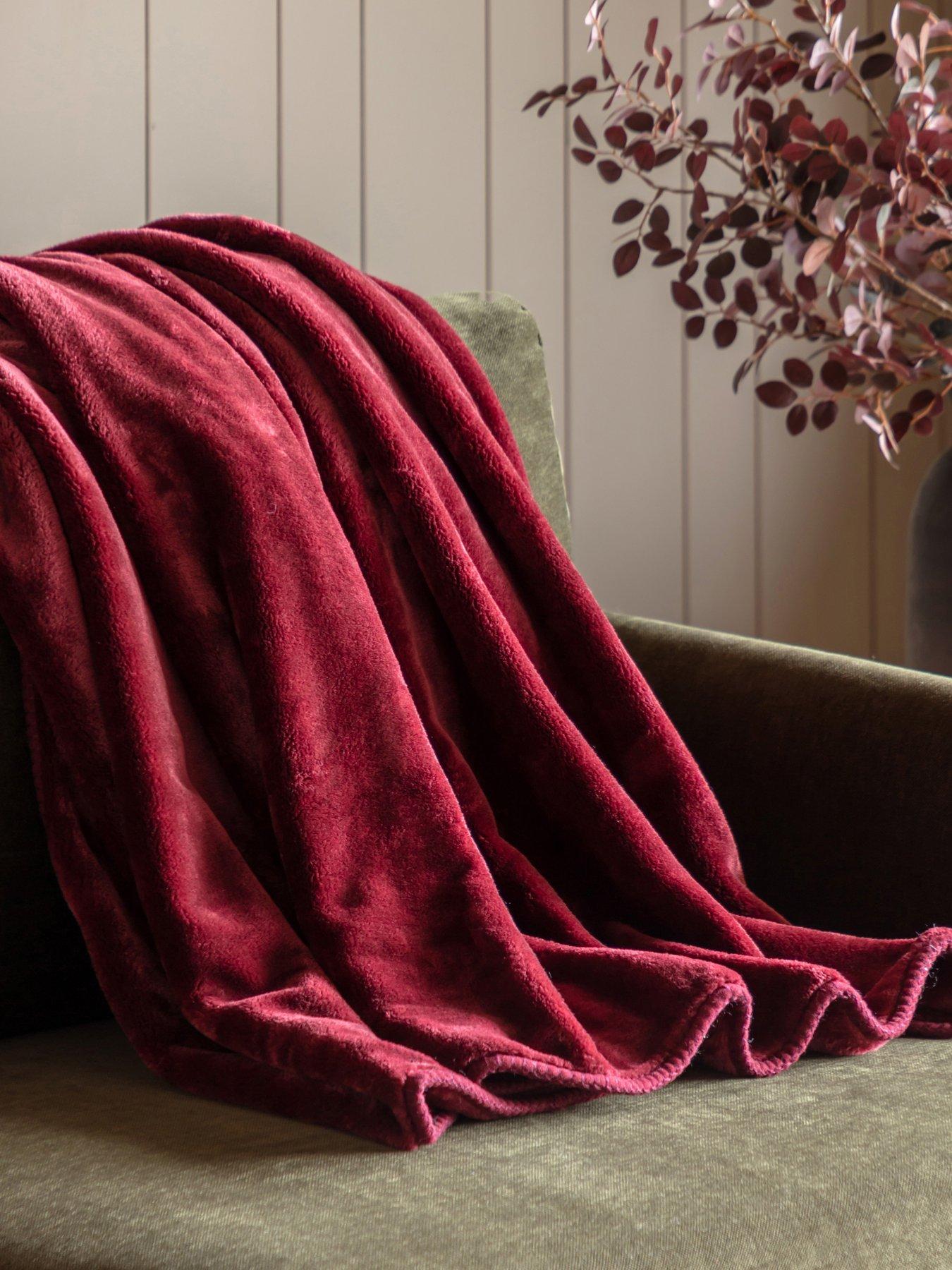 Gallery Direct Toasty Fleece Throw Mulberry 150x200cm