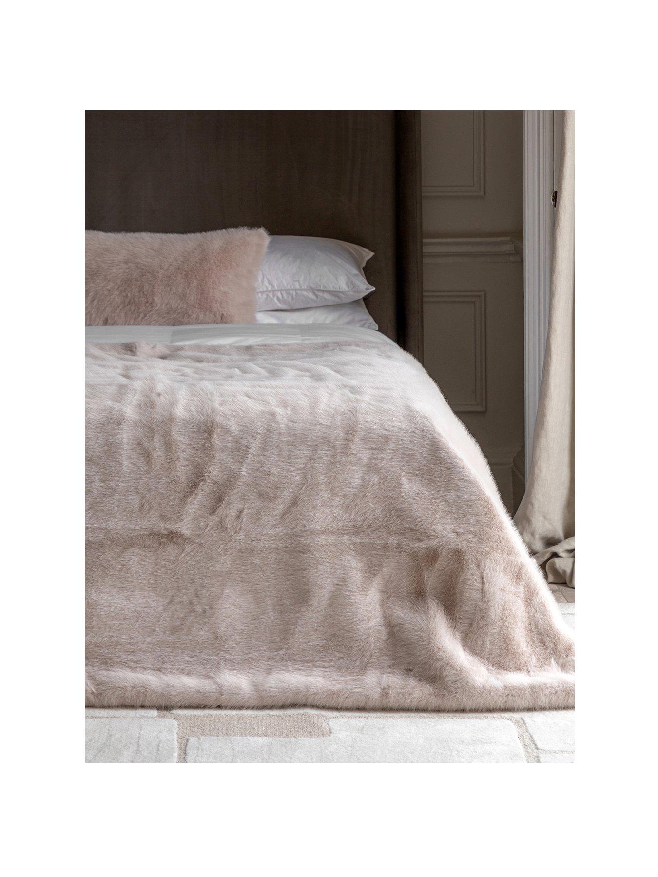 Image 2 of 6 of Gallery Direct Maple Faux Fur Throw Oatmeal 130x150cm