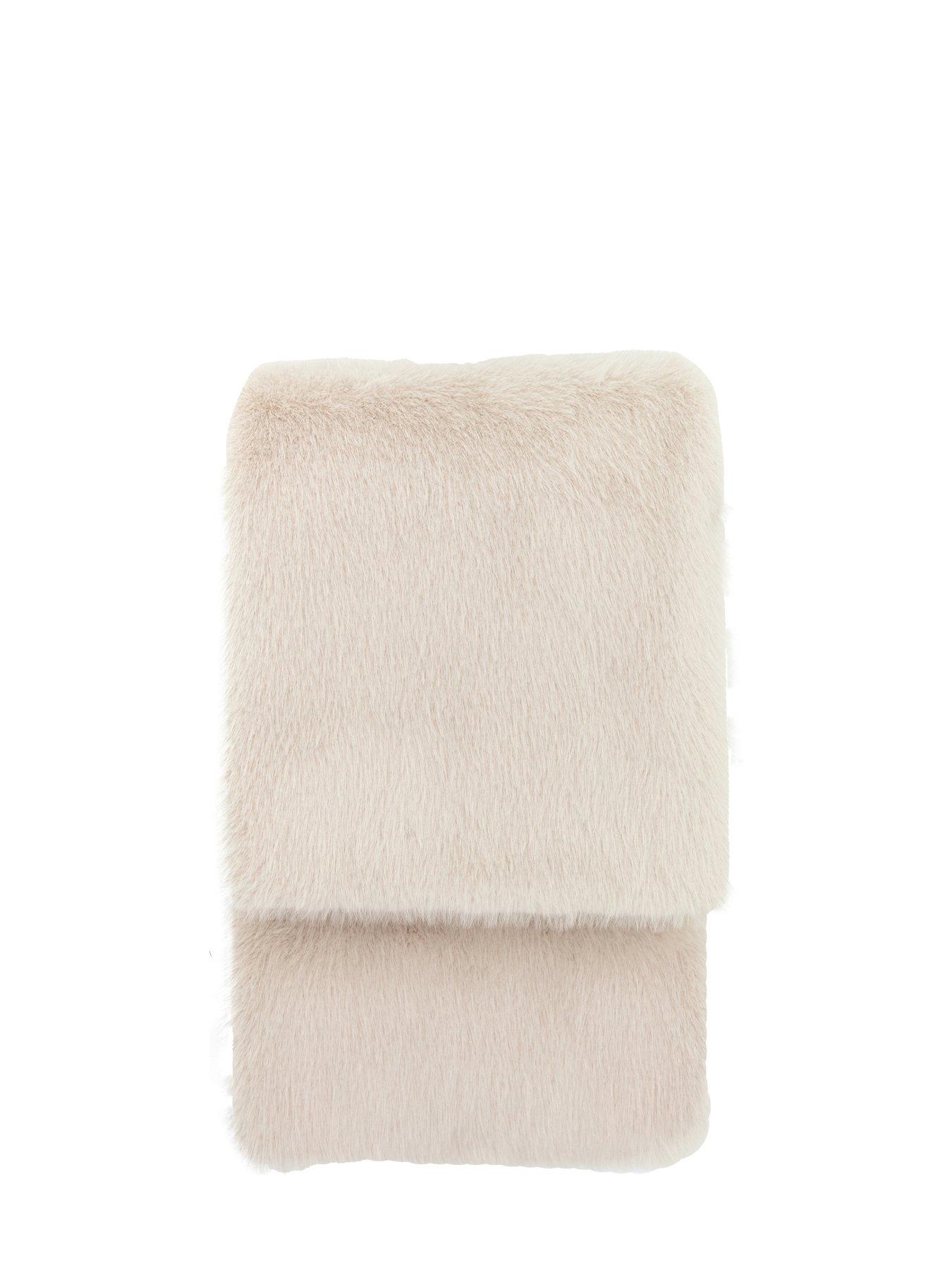 Image 6 of 6 of Gallery Direct Maple Faux Fur Throw Oatmeal 130x150cm