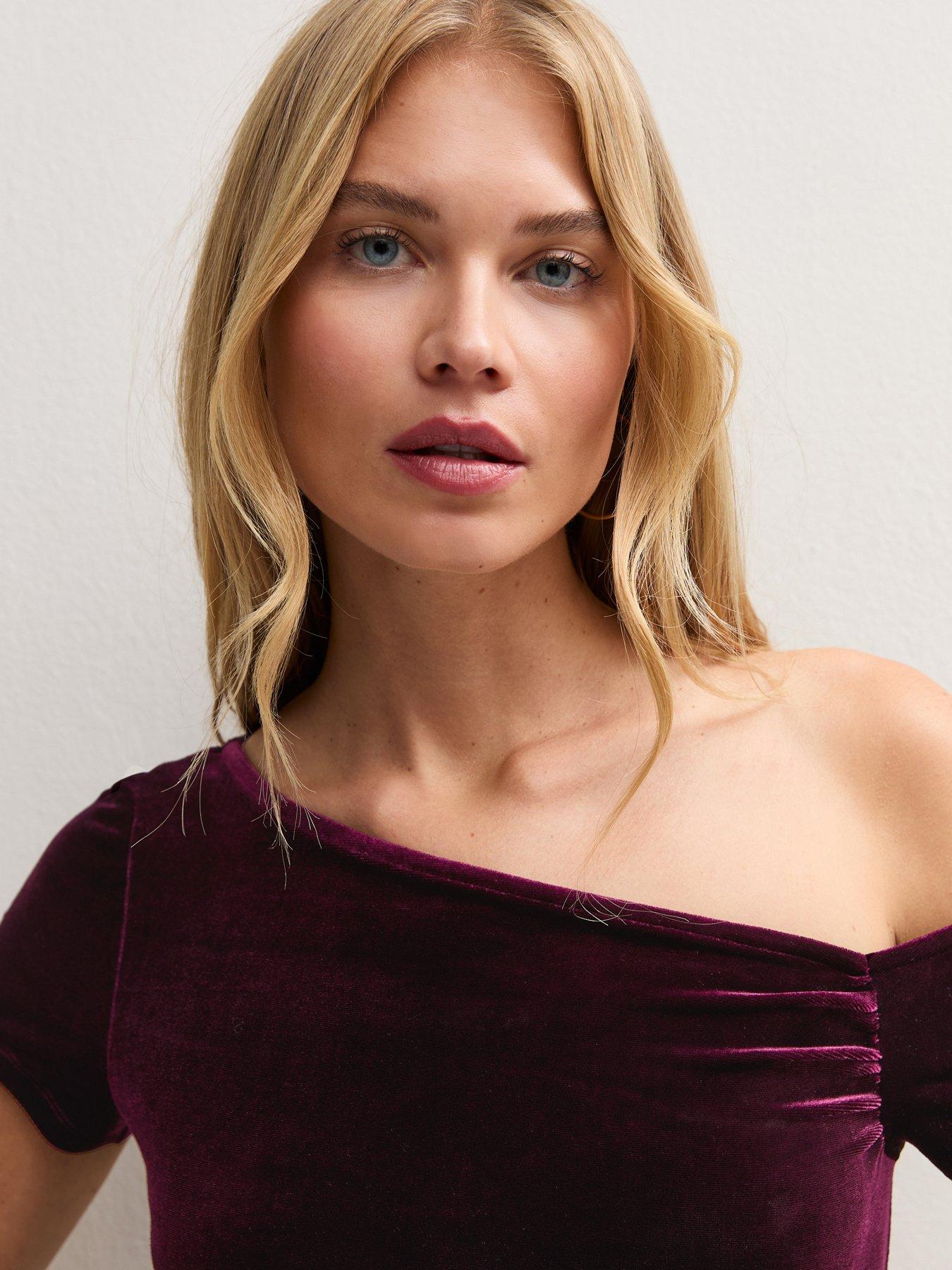 Image 4 of 5 of New Look Womens Dark Burgundy Velvet Fallen Shoulder Bodysuit
