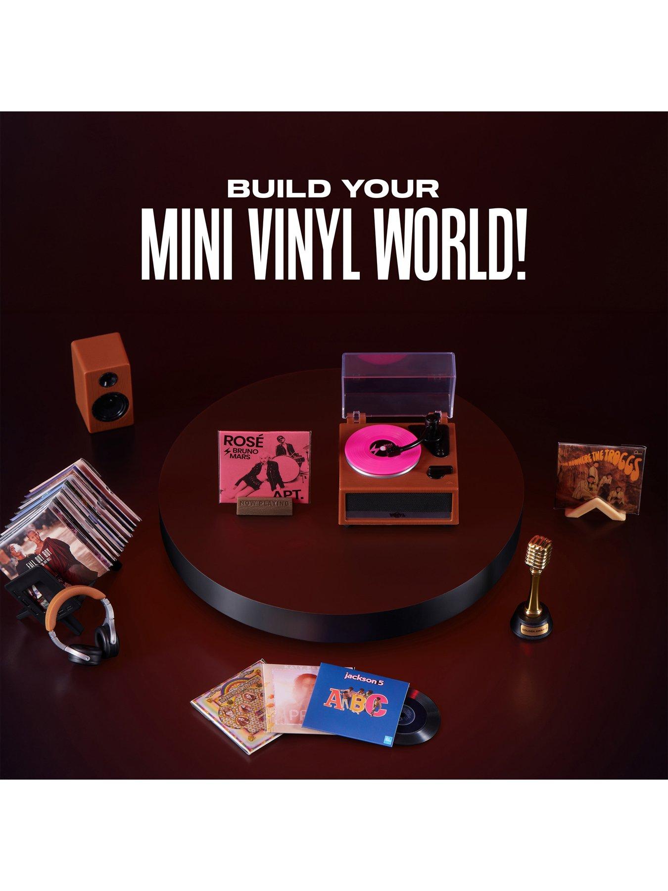 Image 5 of 7 of Mini Brands Really Plays Music Series 1 Vinyl Playset