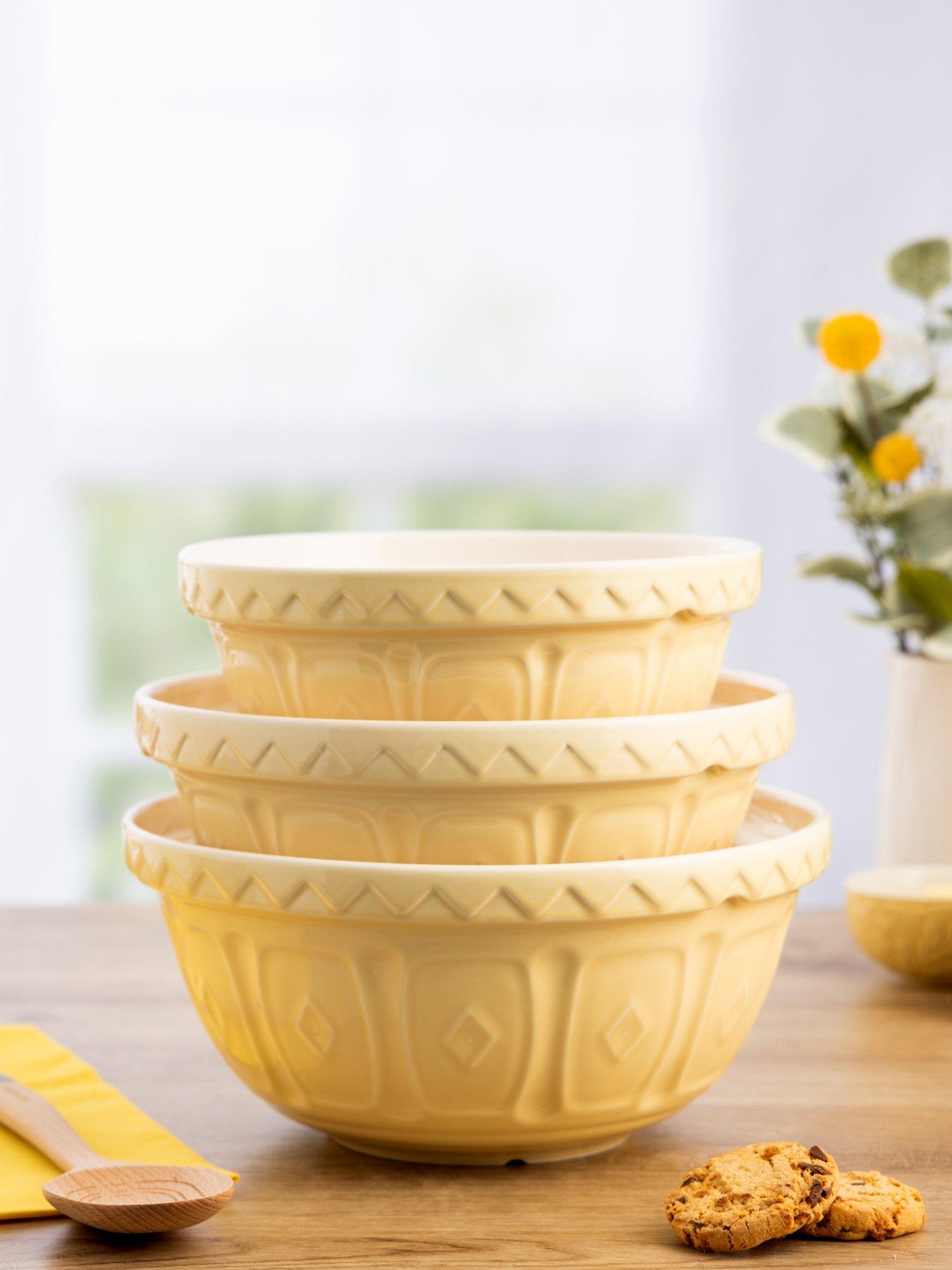 Image 4 of 5 of Mason Cash Colourmix Yellow Mixing Bowl 29cm