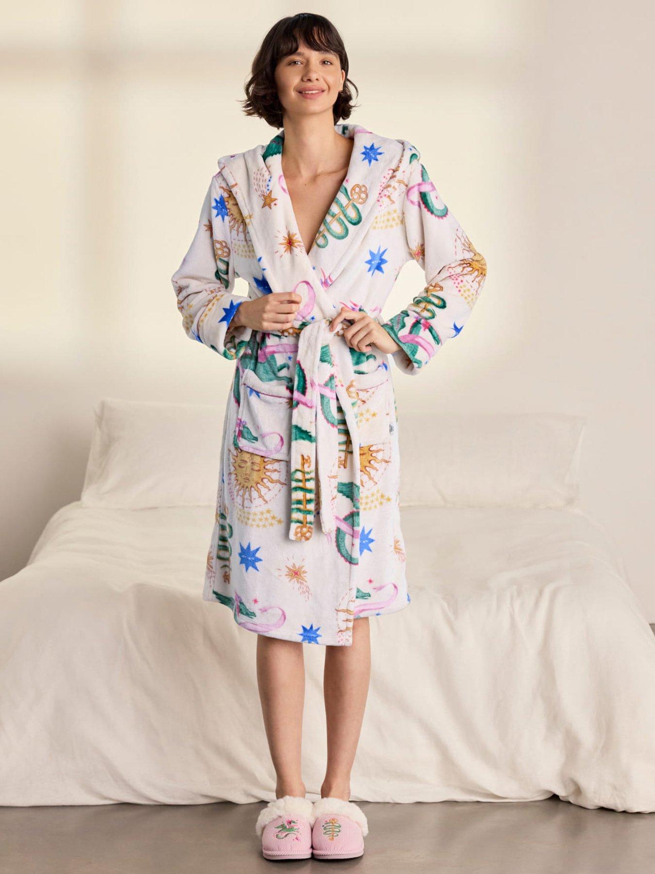 CHELSEA PEERS Chelsea Peers Fleece Mythical Dragon Print Hooded Dressing Gown - Off White