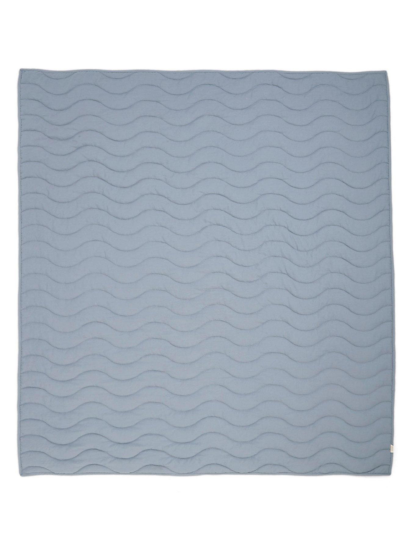 Image 5 of 5 of Mamas & Papas Cotbed/Cot Quilt - Blue Mustard Wave