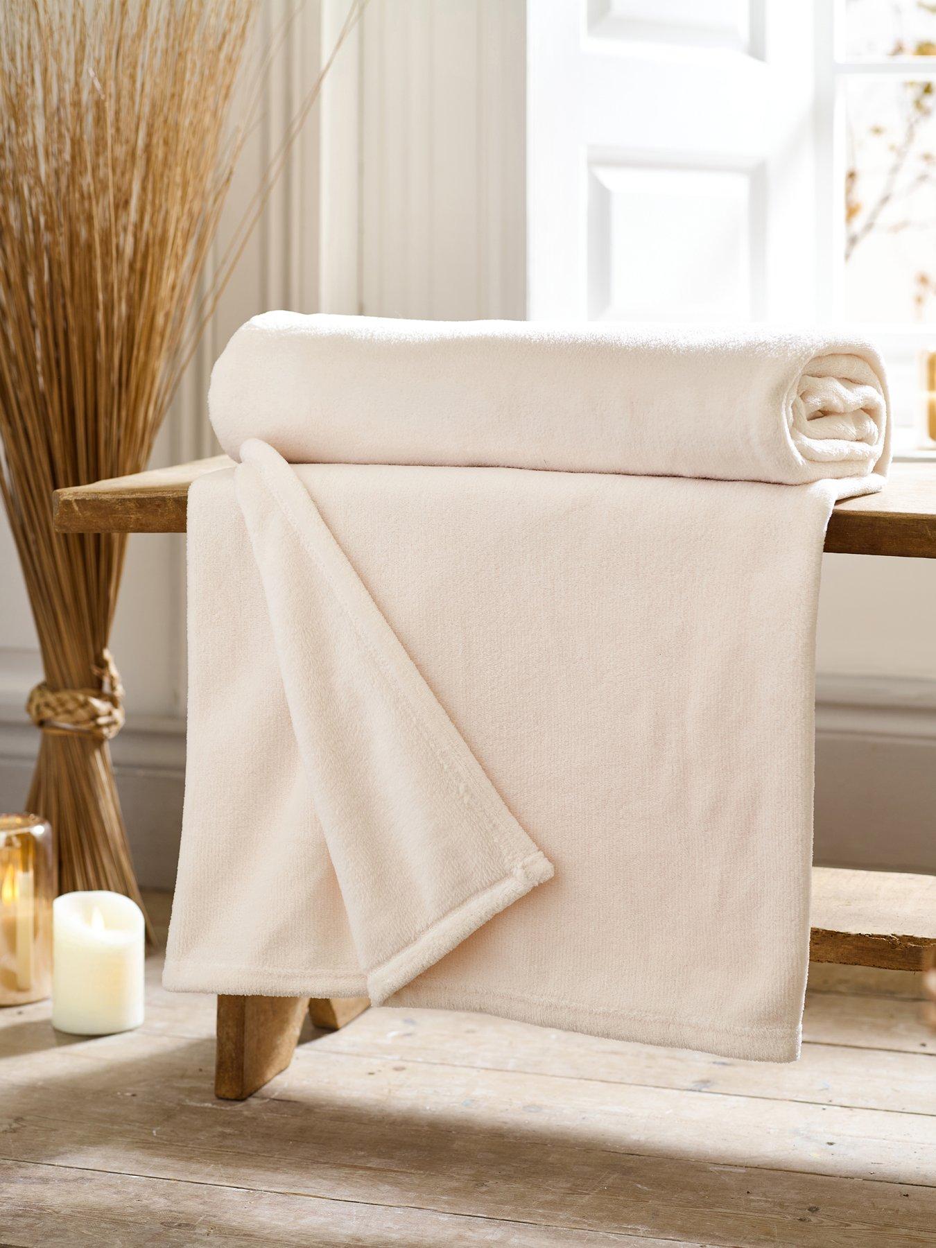 Image 1 of 2 of Deyongs Snuggle Touch Throw Extra Large 150x200cm Cream