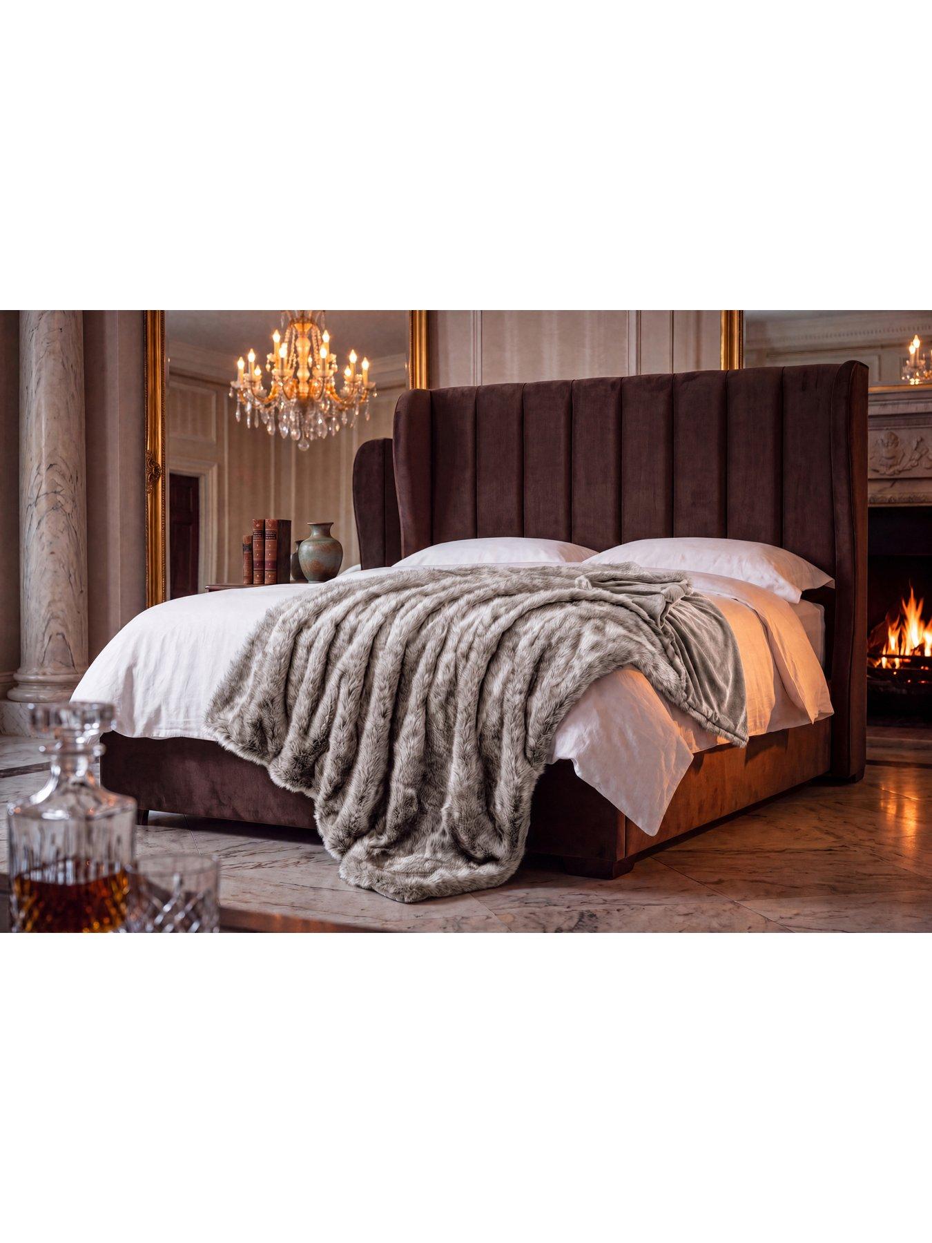 Image 1 of 5 of The Lyndon Co Chantilly Fur 150x200cm