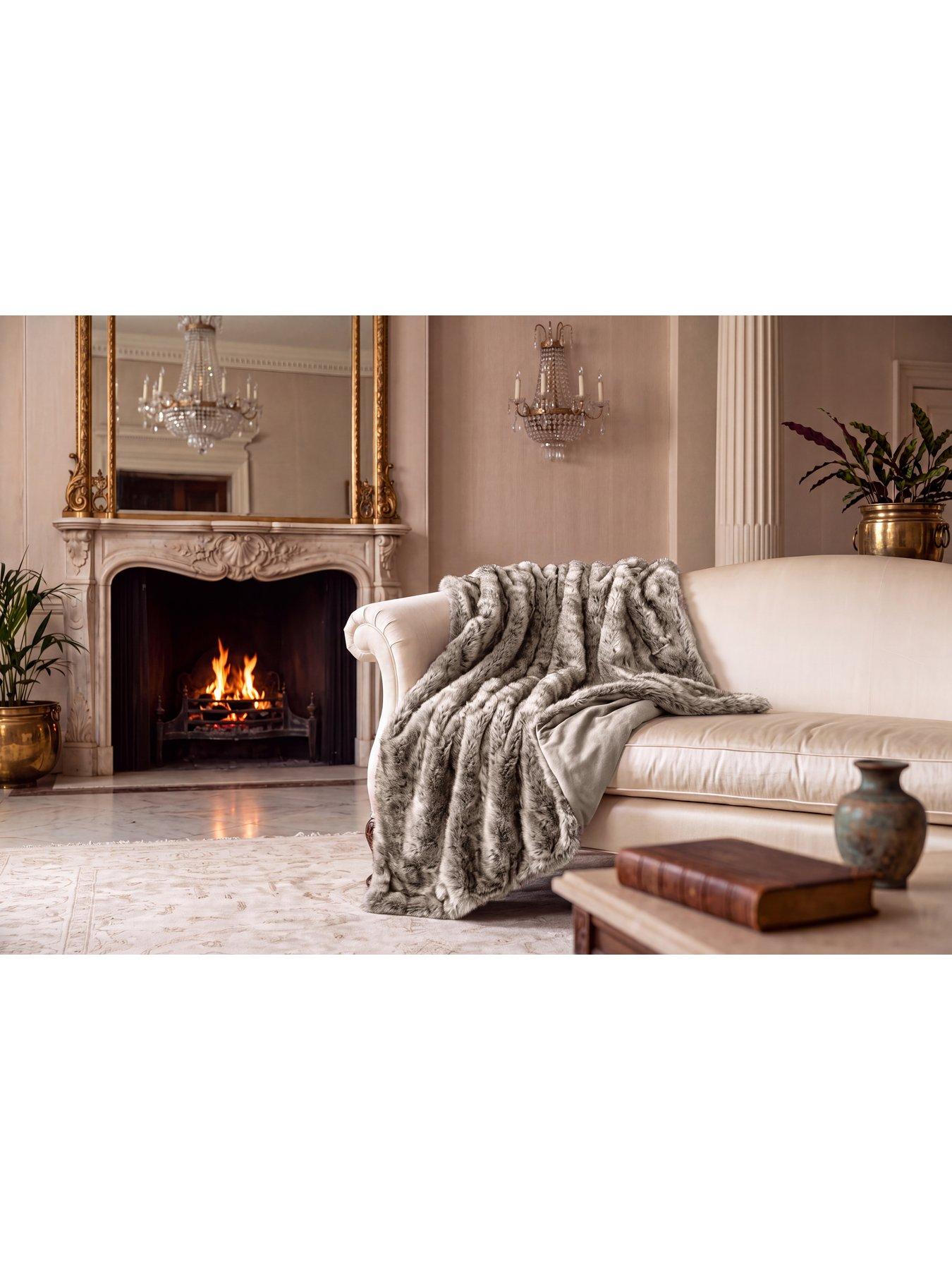 Image 4 of 5 of The Lyndon Co Chantilly Fur 150x200cm